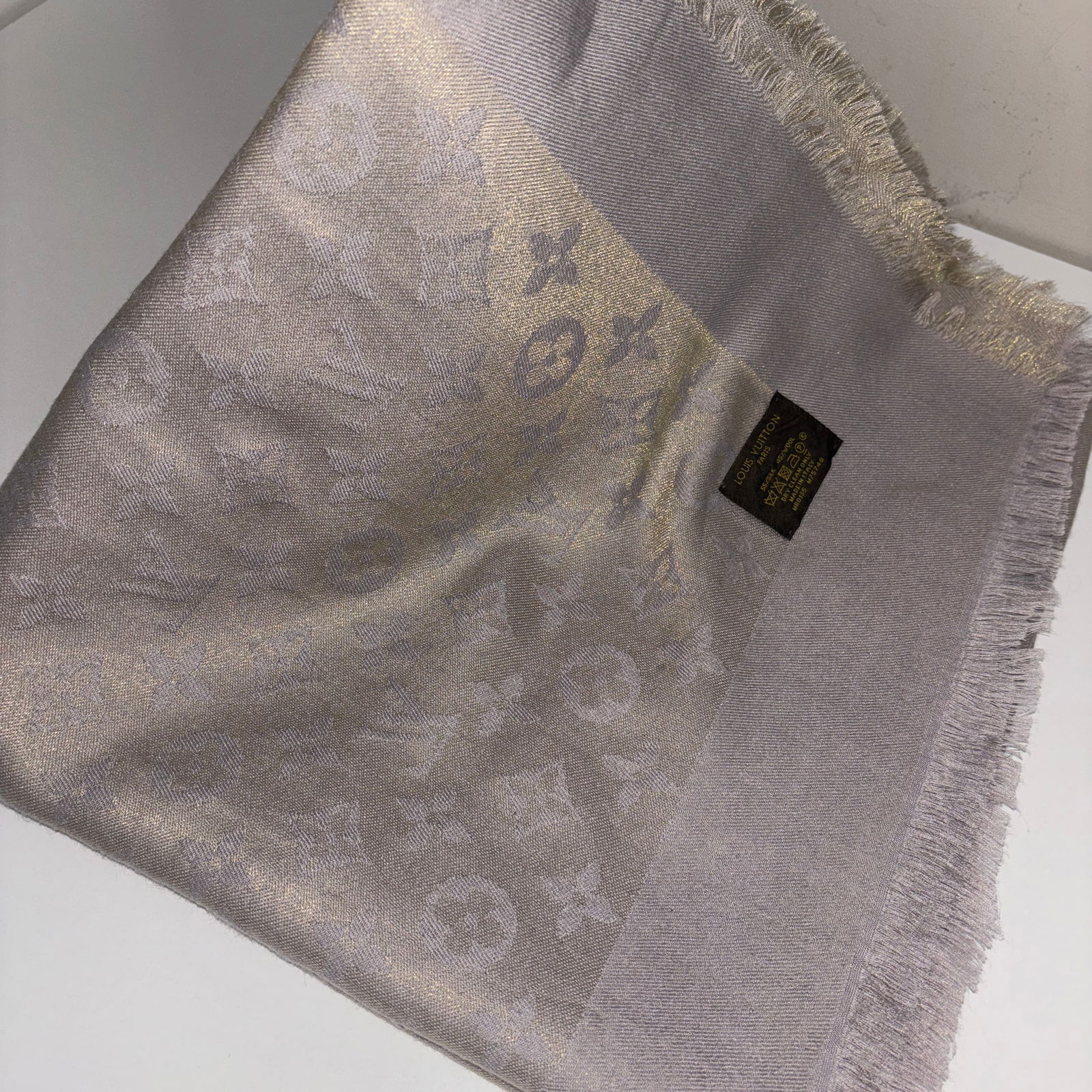 Louis Vuitton Grey & Gold 55% Silk 45% Wool Large Shawl - 16