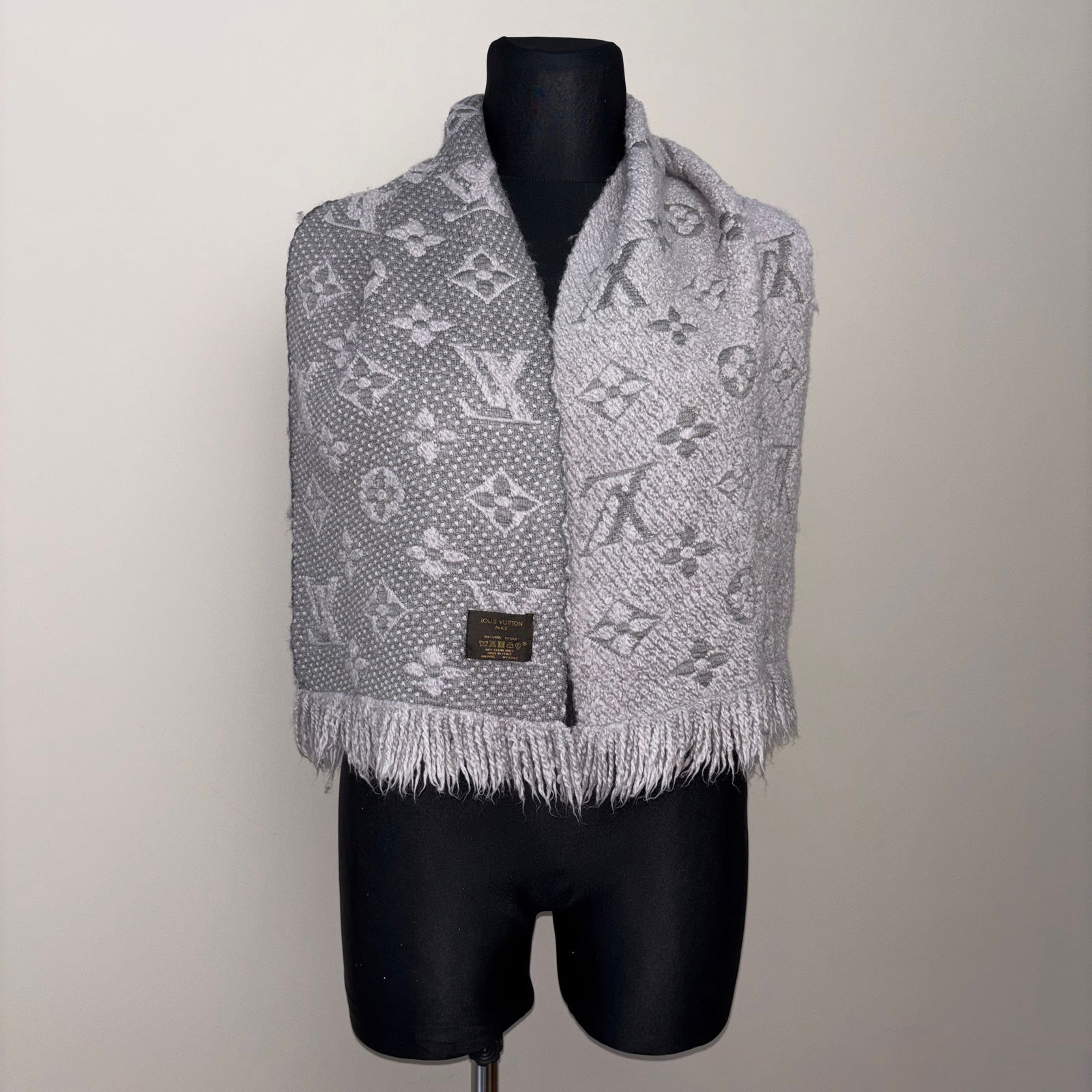 Louis Vuitton Grey Thick Wool & Silk Scarf (Shrunk) - 3