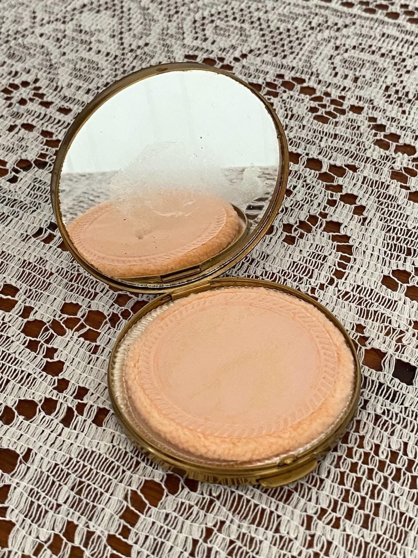 Vintage 1950s Powder Compact Faux MOP + Rhinestones - 5