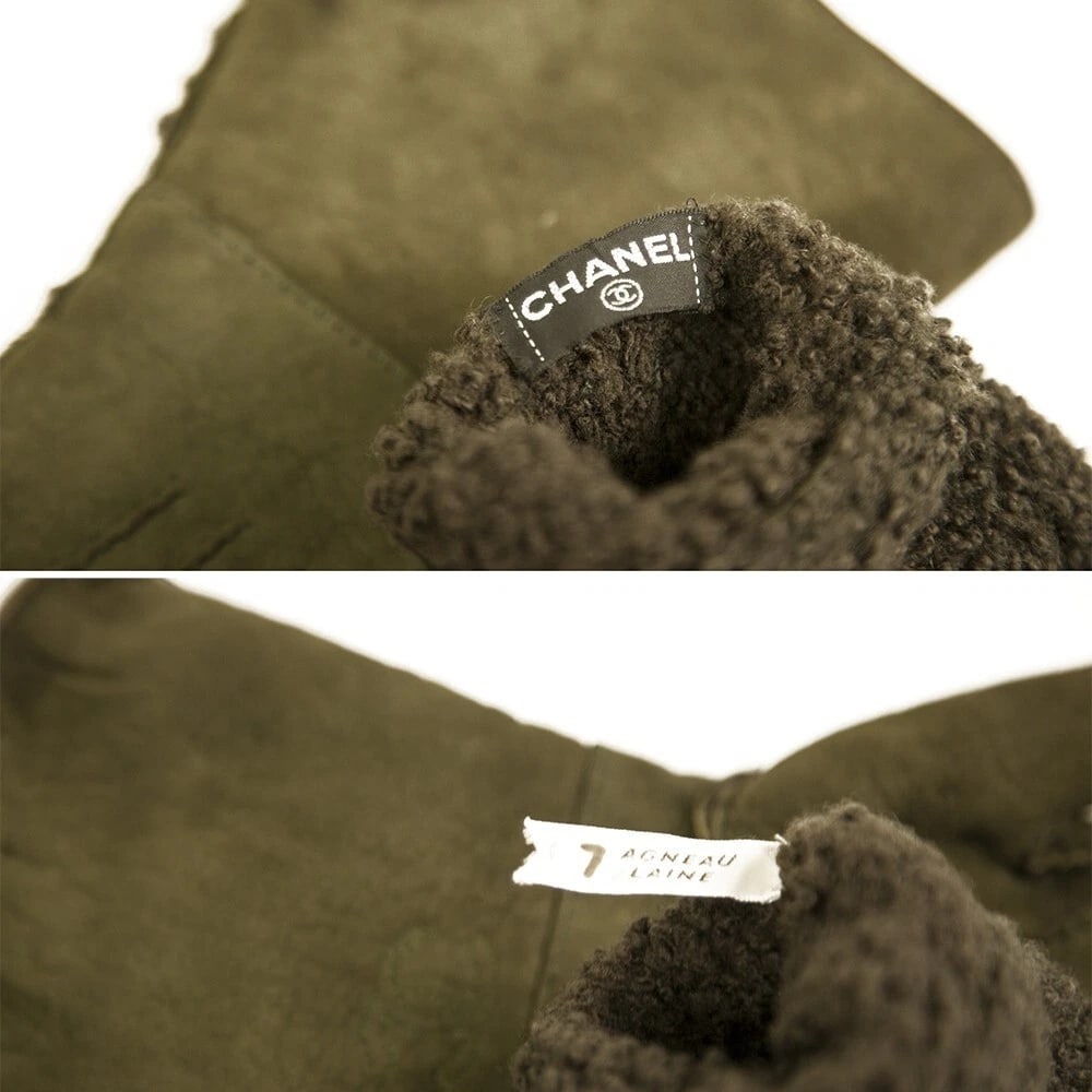 Chanel khaki green suede leather and lambskin fur gloves with CC button size 7 - 5