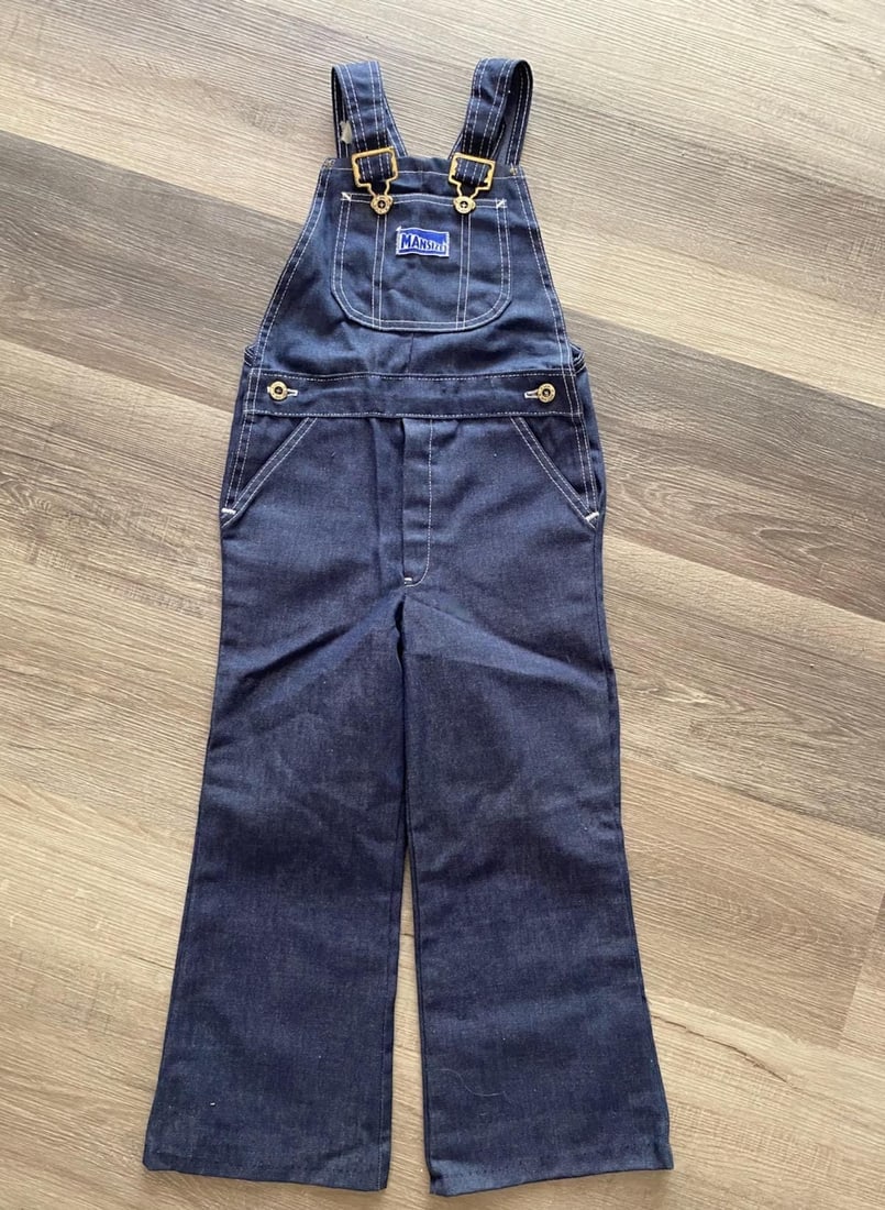 Vintage 1970s Childs Blue Denim Overalls Sz 7 8: Vintage from the 1970s Size: 7 US kids' numeric Materials: Cotton Denim fabric 100% Cotton Mid 1970s Soft Bib front Adjustable straps Very slightly bell bottoms Pockets of all kinds - front, back
