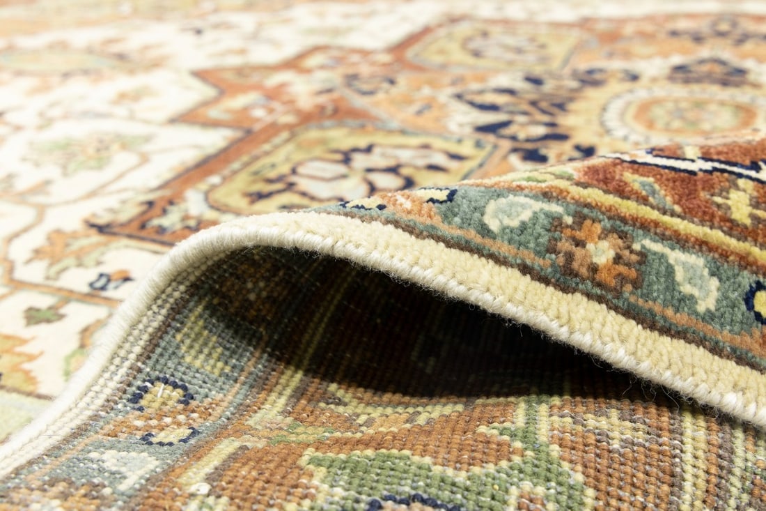 Cream Geometric 6X9 Heriz Serapi Oriental Rug - 16