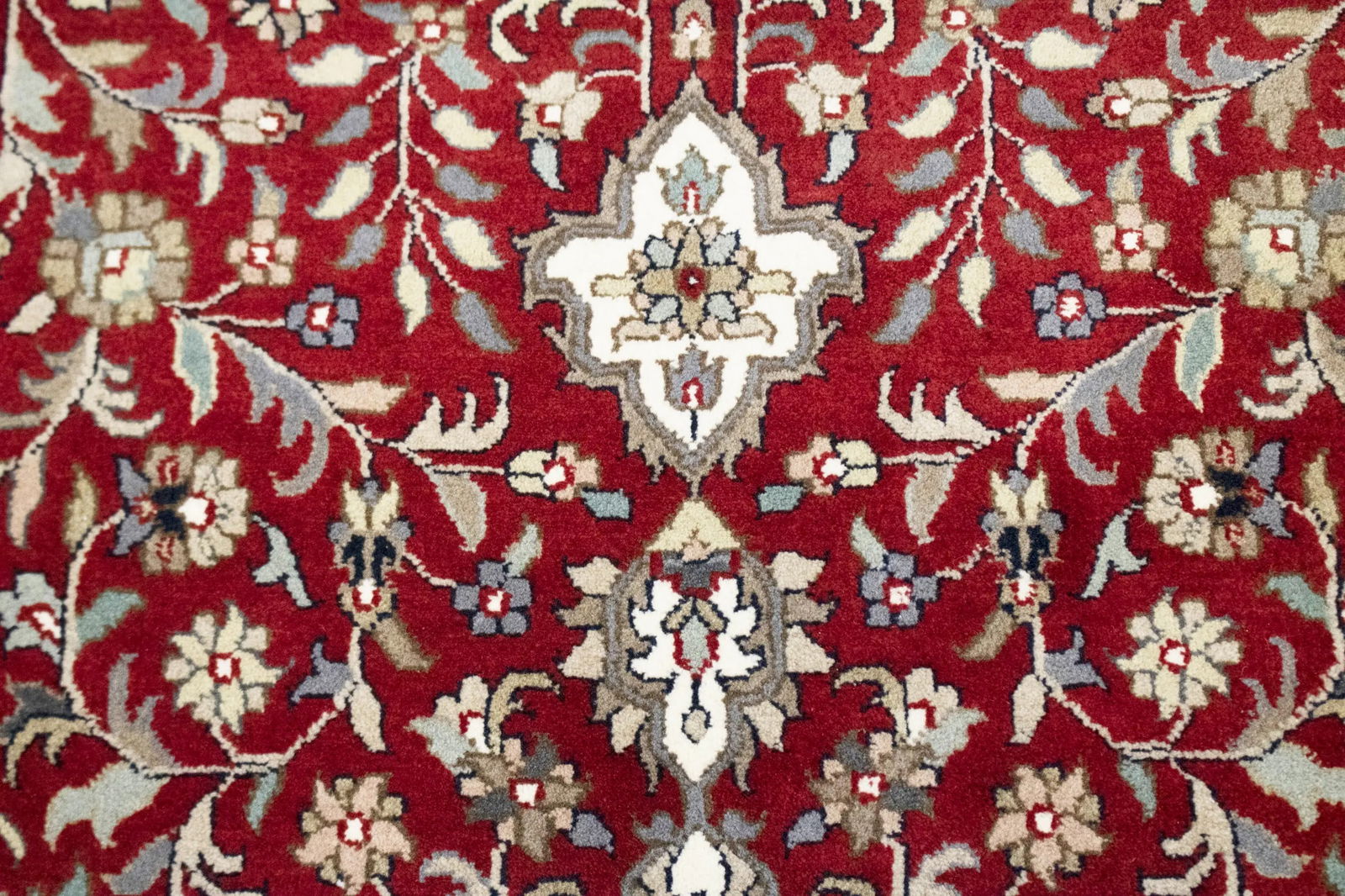Red Floral Classic 6'5X9'9 Indo-Kashan Oriental Rug - 9
