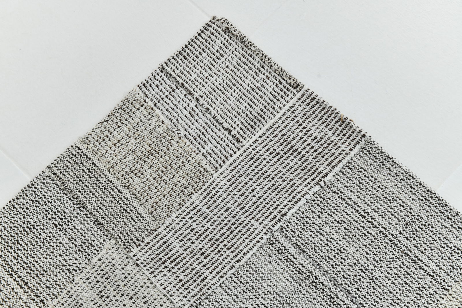 2'5'' x 8'5'' Turkish Flatweave Kilim Rug - 60748 - 12