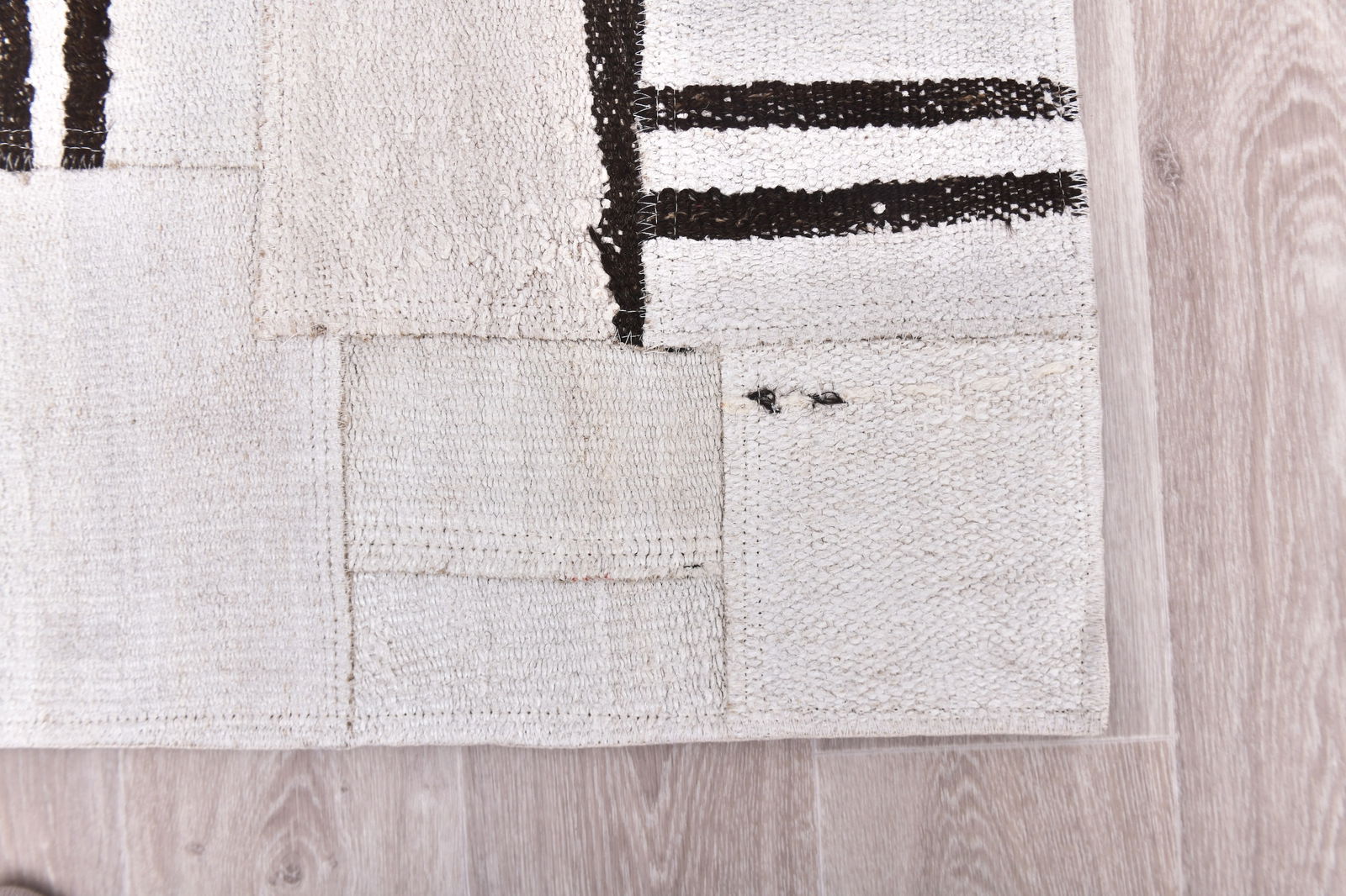 4'11'' x 6'6'' Turkish Hemp Patchwork Rug - 240057 - 10