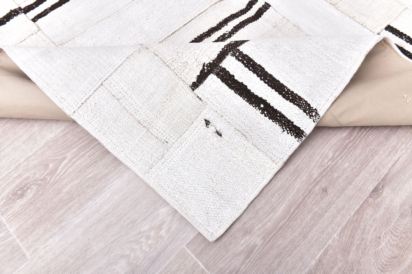 4'11'' x 6'6'' Turkish Hemp Patchwork Rug - 240057 - 12