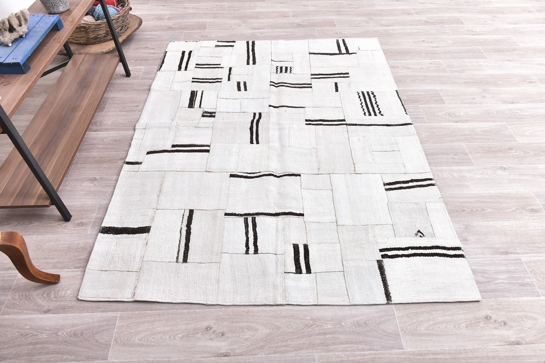 4'11'' x 6'6'' Turkish Hemp Patchwork Rug - 240057 - 3