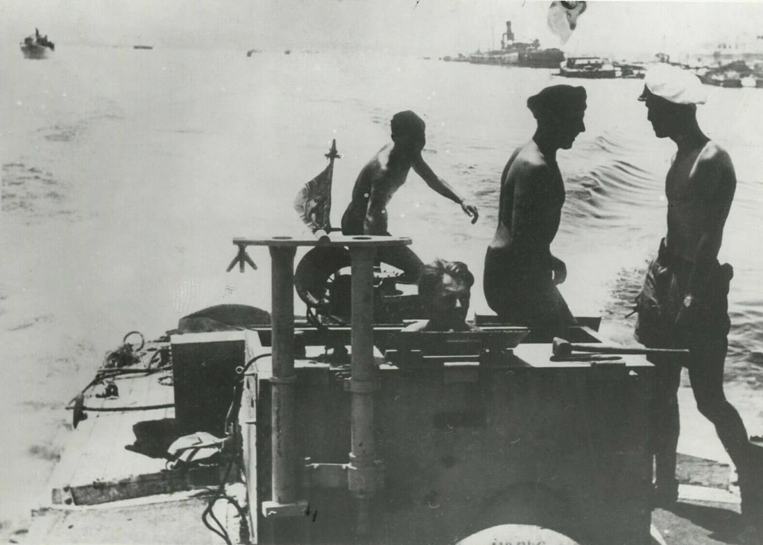 Vintage Photography FRANCE PRESSE German Dredgers, Port of Tobrouk WWII 1942 (1 of 9)