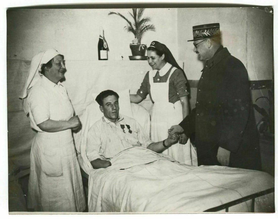 Photographs FRANCE PRESSE - Decorated Wounded WWII 24.02.1940 Vintage - 3
