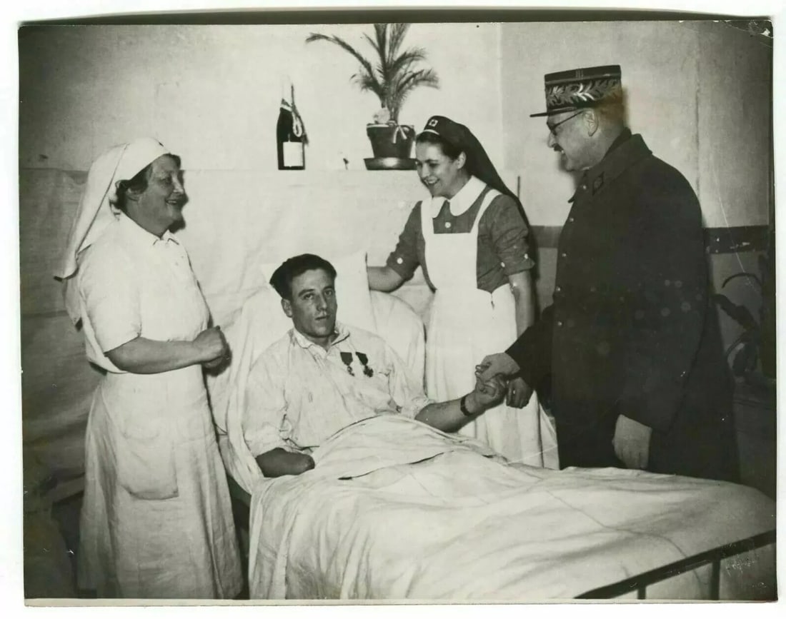 Photographs FRANCE PRESSE - Decorated Wounded WWII 24.02.1940 Vintage - 8