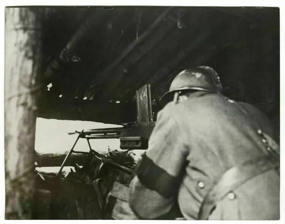 Vintage Photography FRANCE PRESSE Cagna of a Machine Gunner Post WWII 1940 - 6