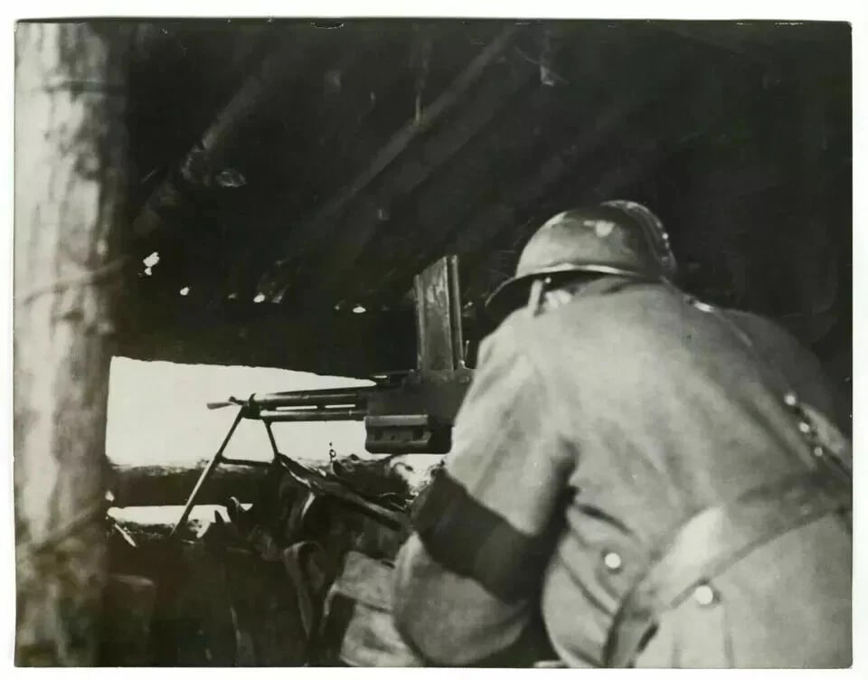 Vintage Photography FRANCE PRESSE Cagna of a Machine Gunner Post WWII 1940 - 9