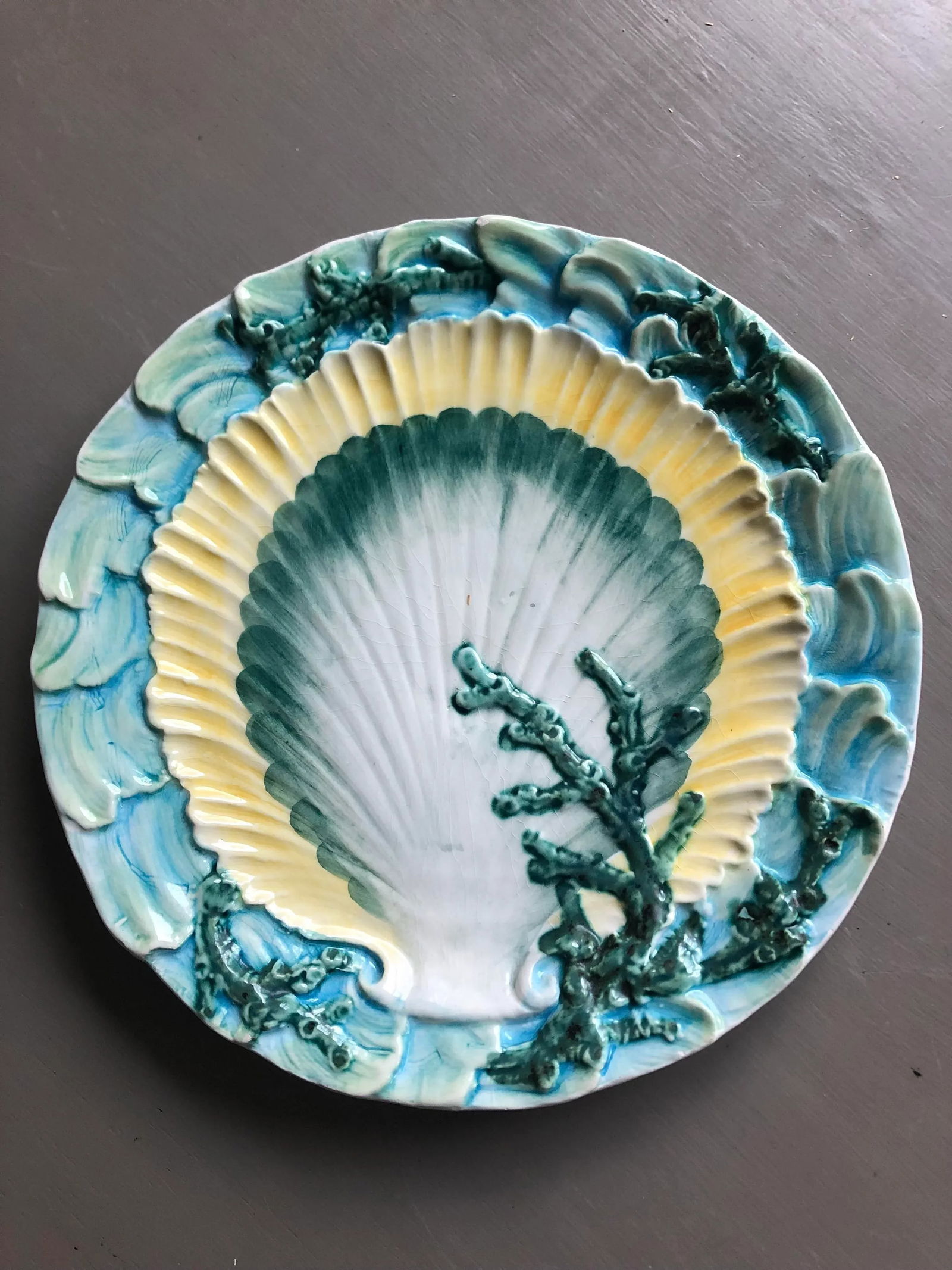 Vintage Vietri Shell Motif Plates, a Pair - 2