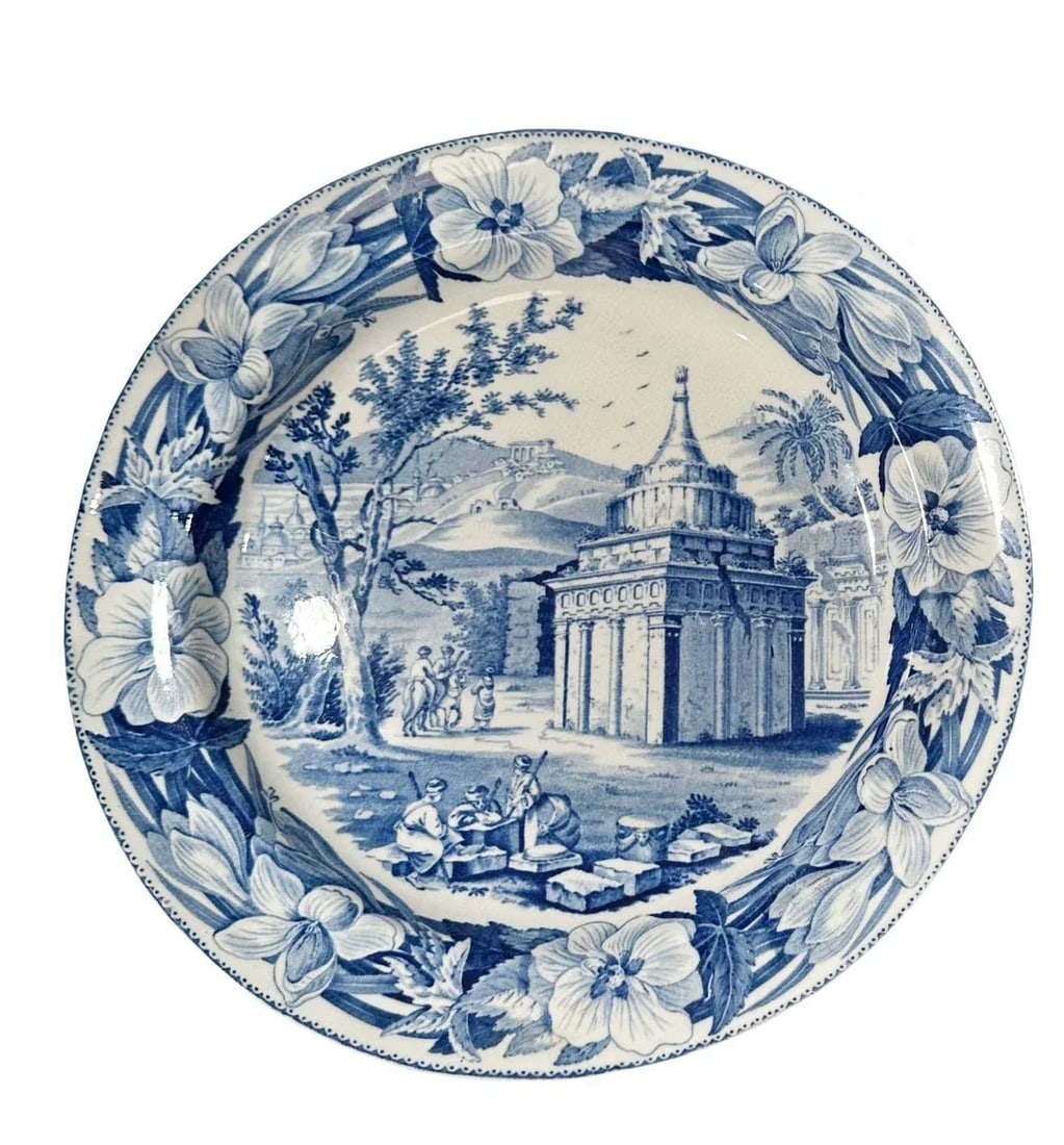 Wedgwood AbsalÃ³n Plates - a Pair - 3