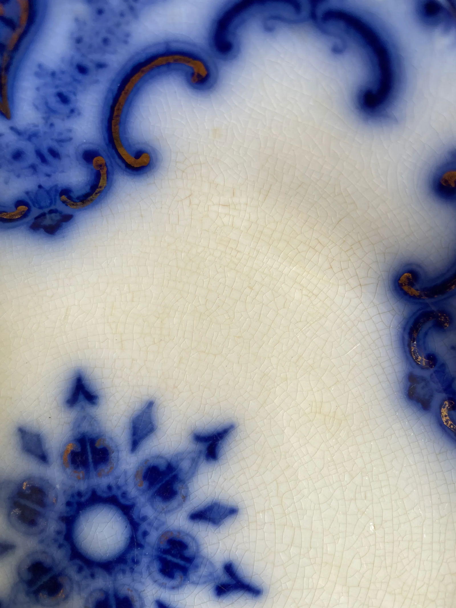 Antique Set of 6 Alfred Meakin Cambridge Flow Blue Coupe Soup Bowls With Gold Accents - 8