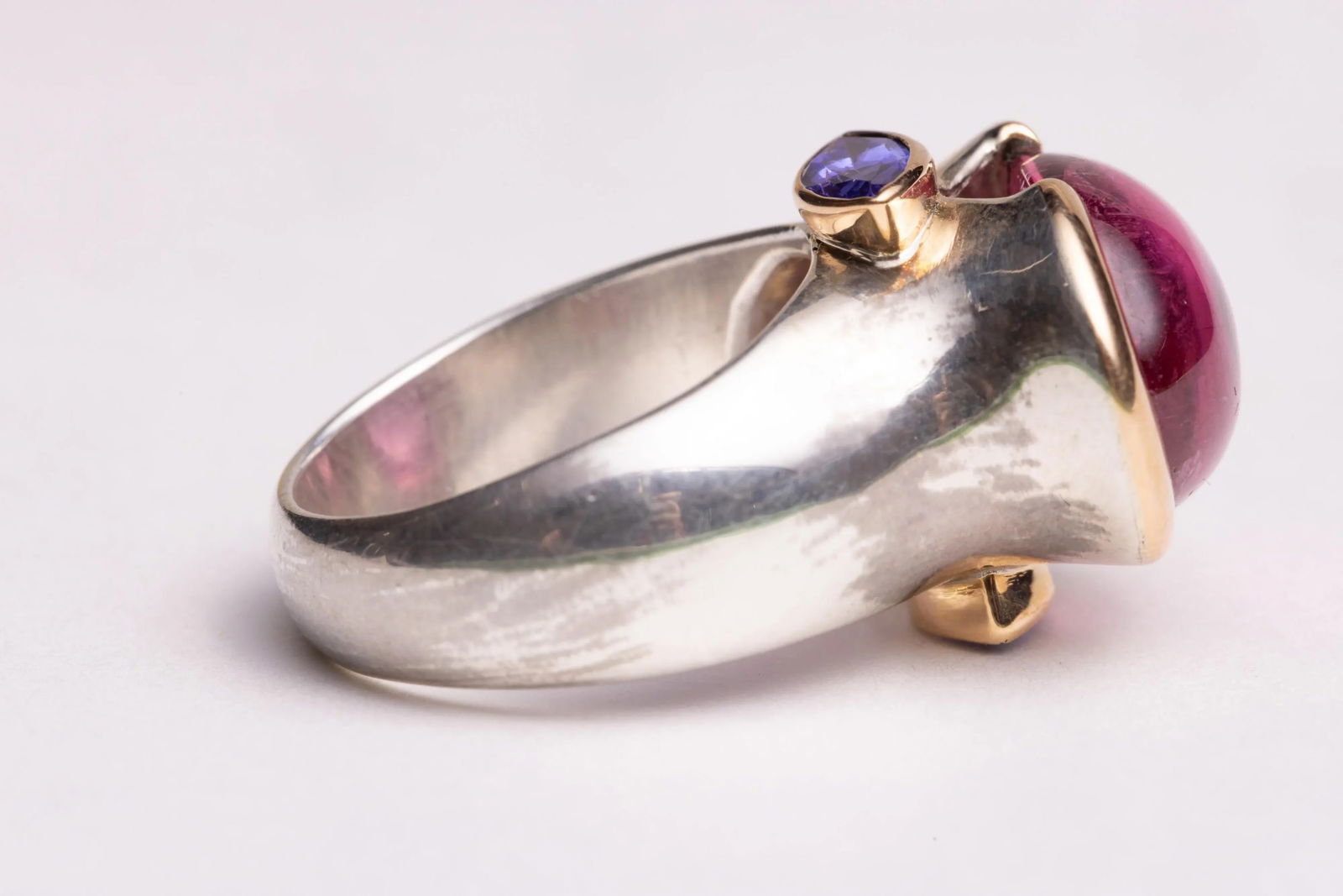 1990s Large Pink Tourmaline Dome Ring With Tanzanite - 4