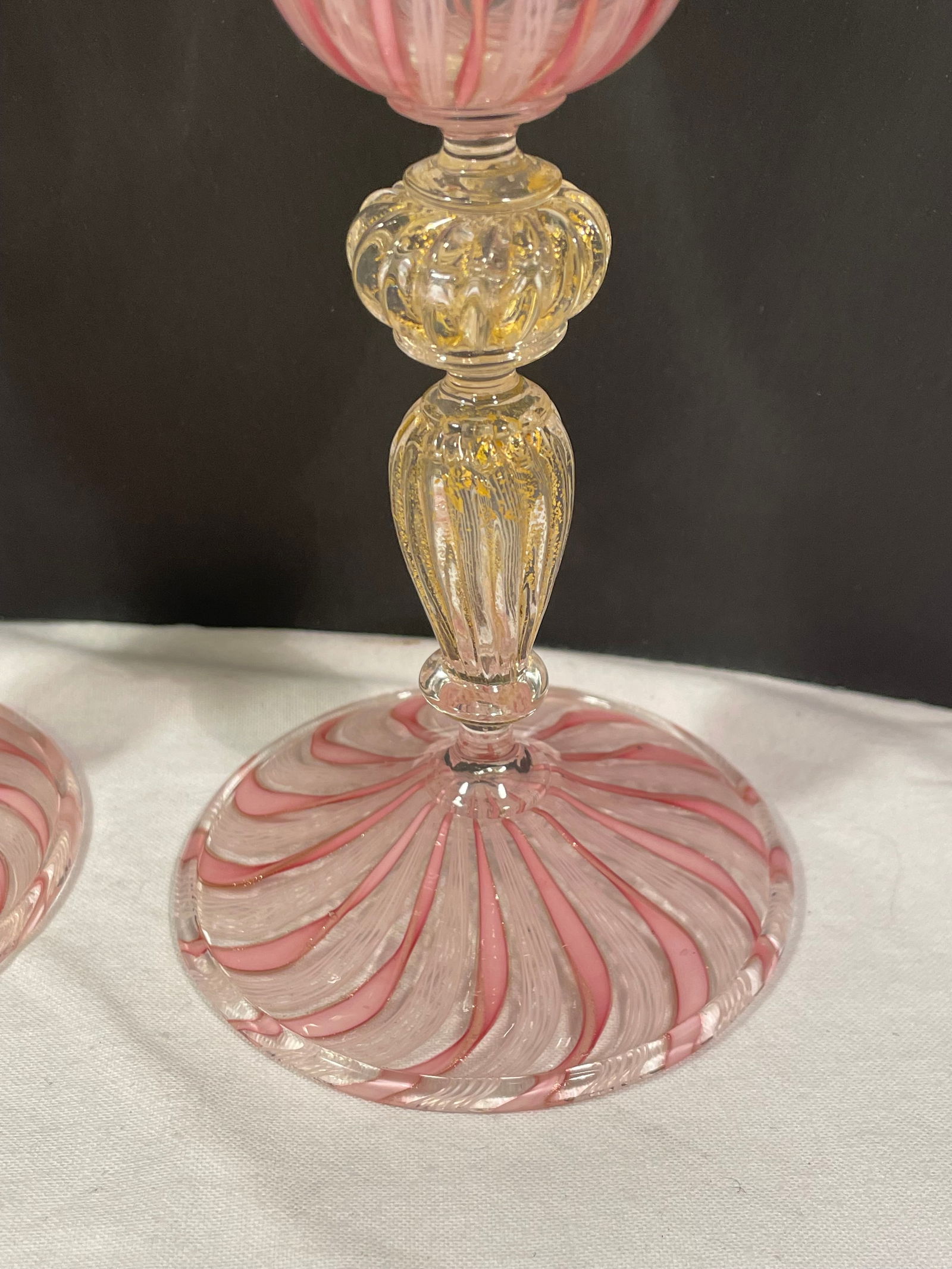 Set of 2 Zanfirico Salviati Murano Style Pink Ribbon Glass Gold Dust Wine Glasses - 5
