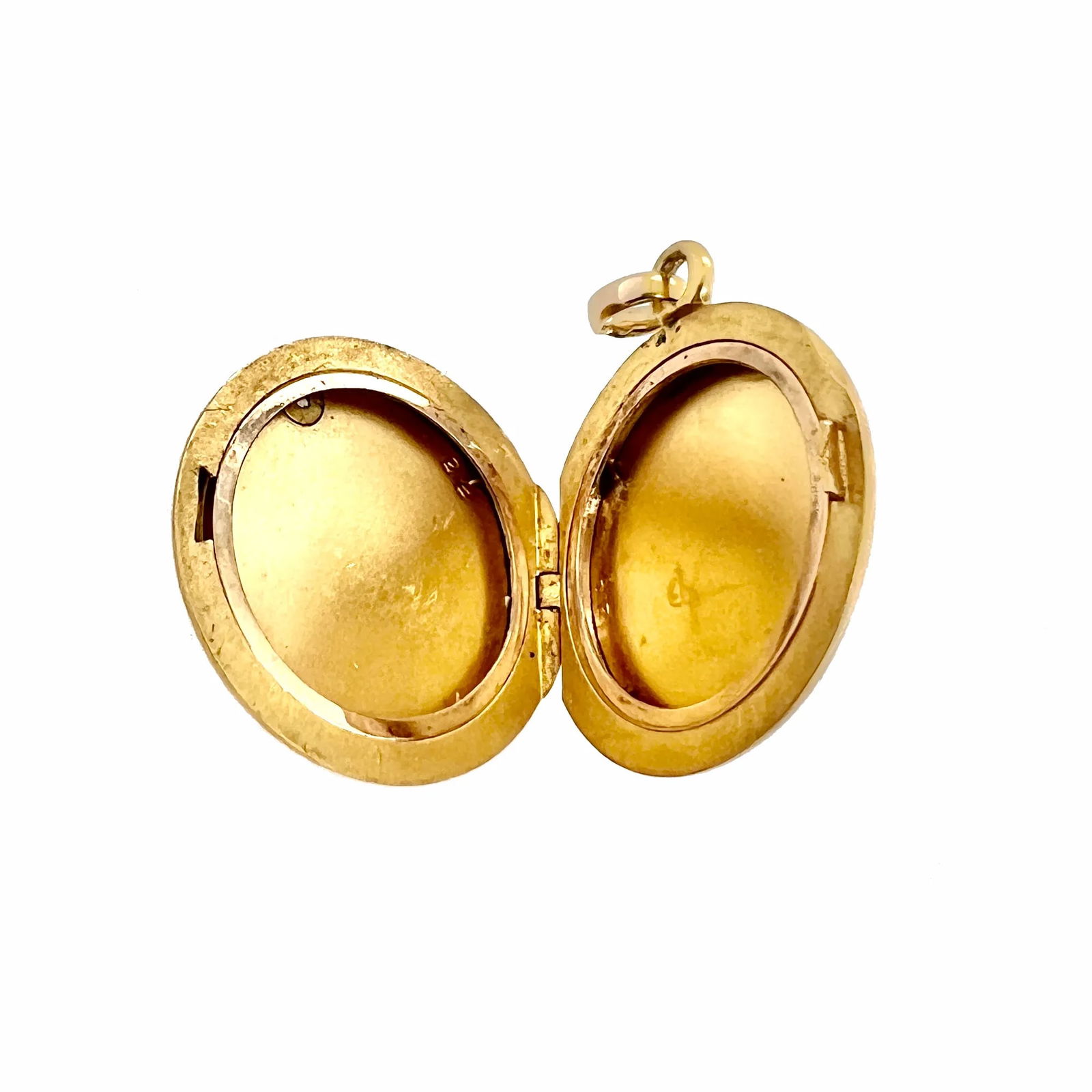 Victorian 14k Gold Diana the Huntress Locket With Diamond - 4