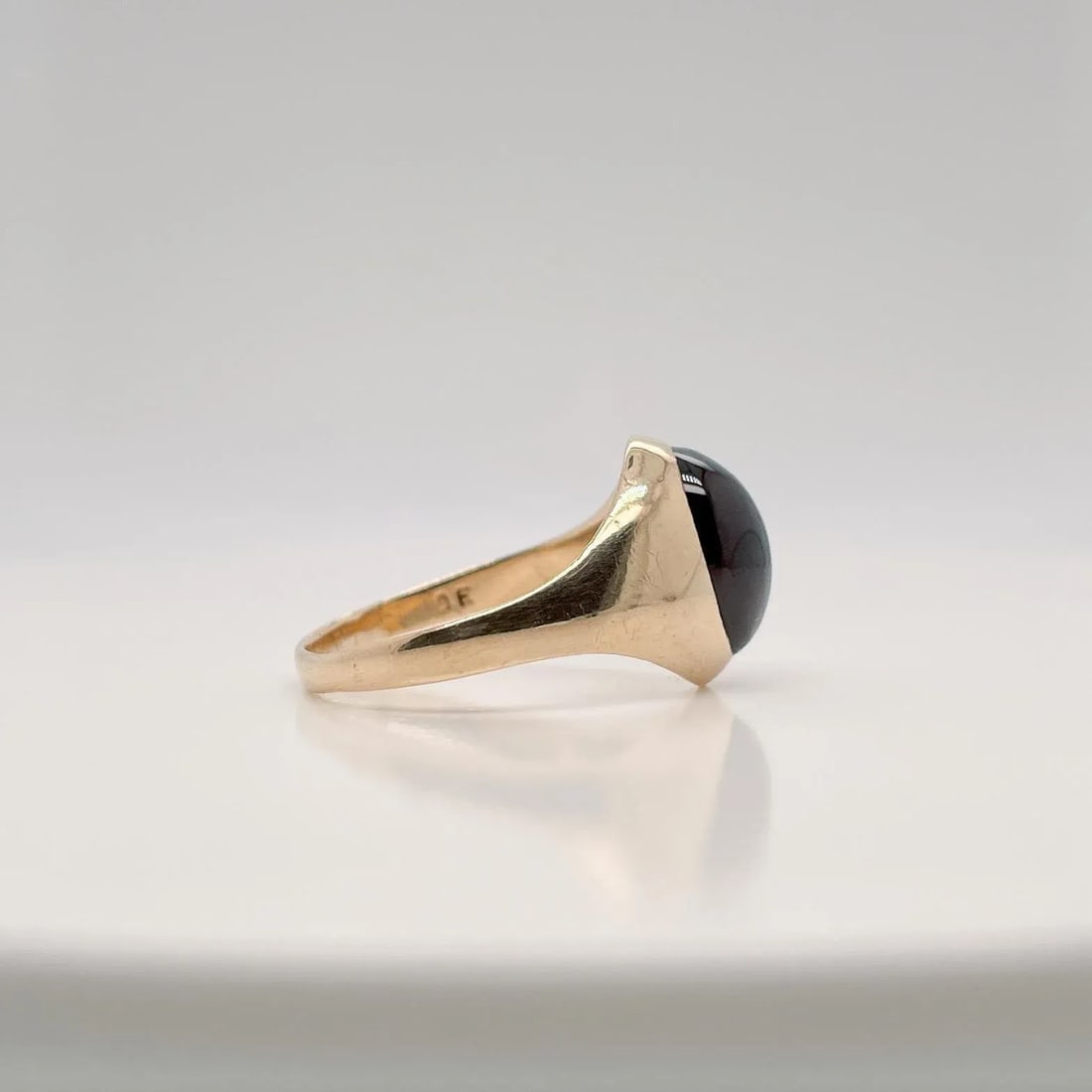 Vintage Antique 14 Karat Gold & Garnet Cabochon Signet Ring Size 10 - 7