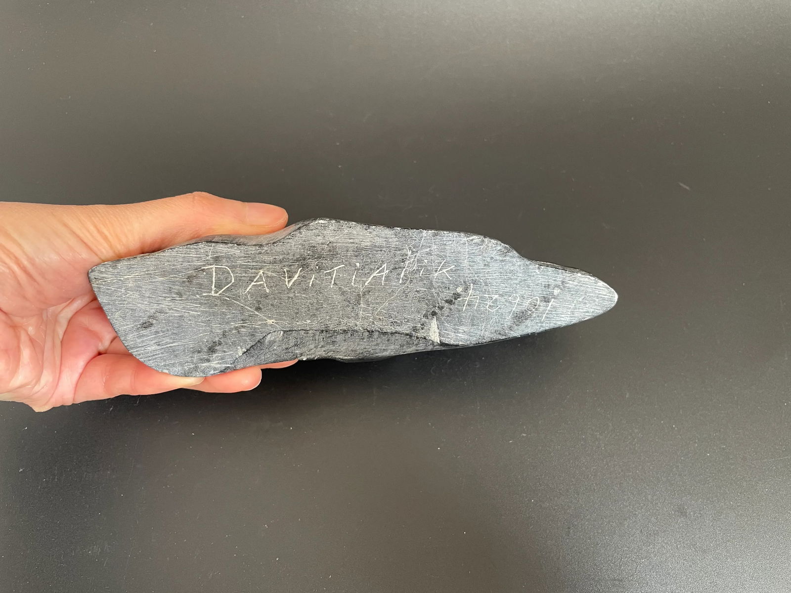 Vintage Canadian Inuit Eskimo Soapstone Carving Sea Otter Eating Fish Sculpture by Davitiapik - 8