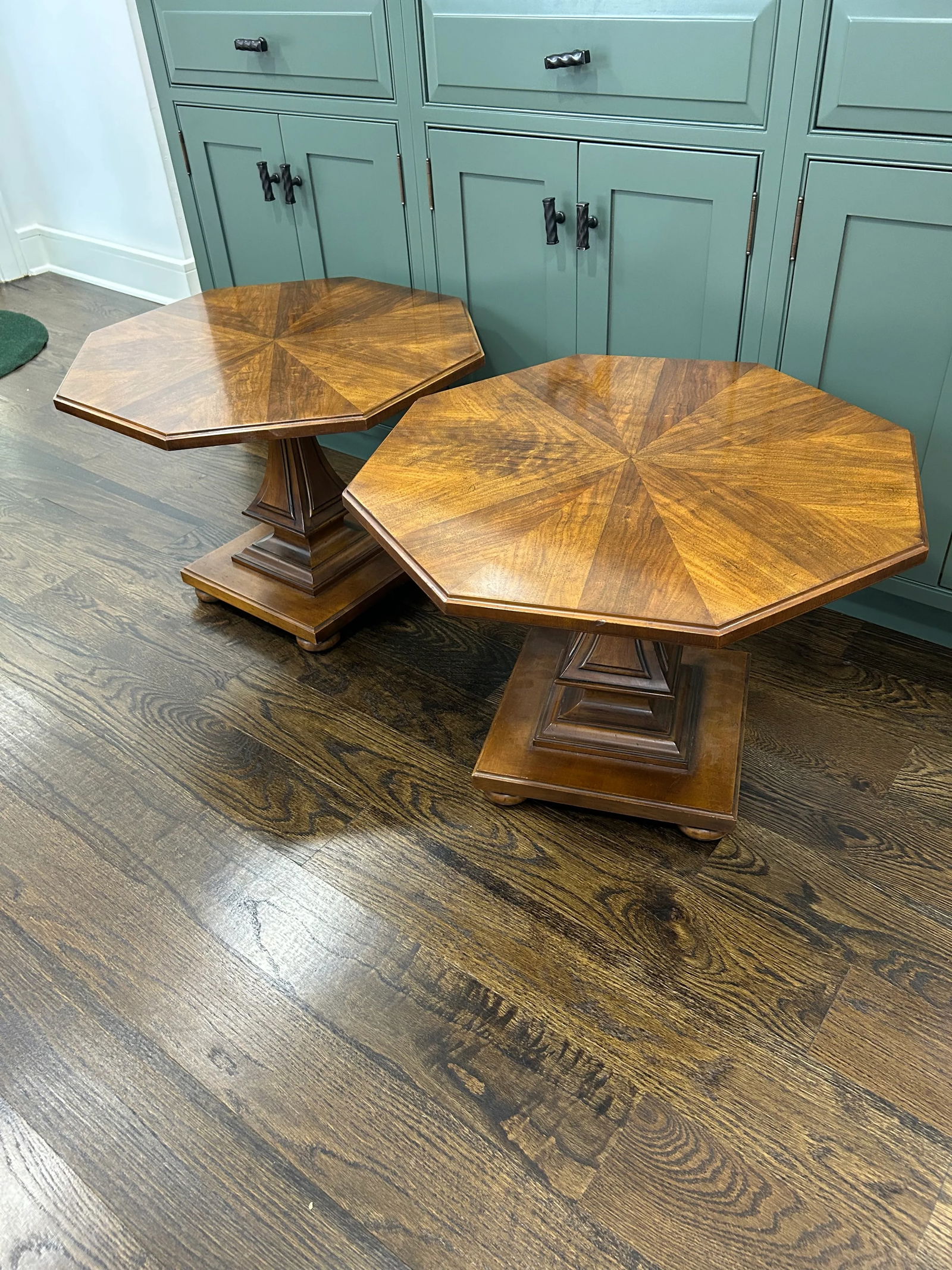 1980s Pair of Vintage John Widdicomb Octagonal End Tables - 11