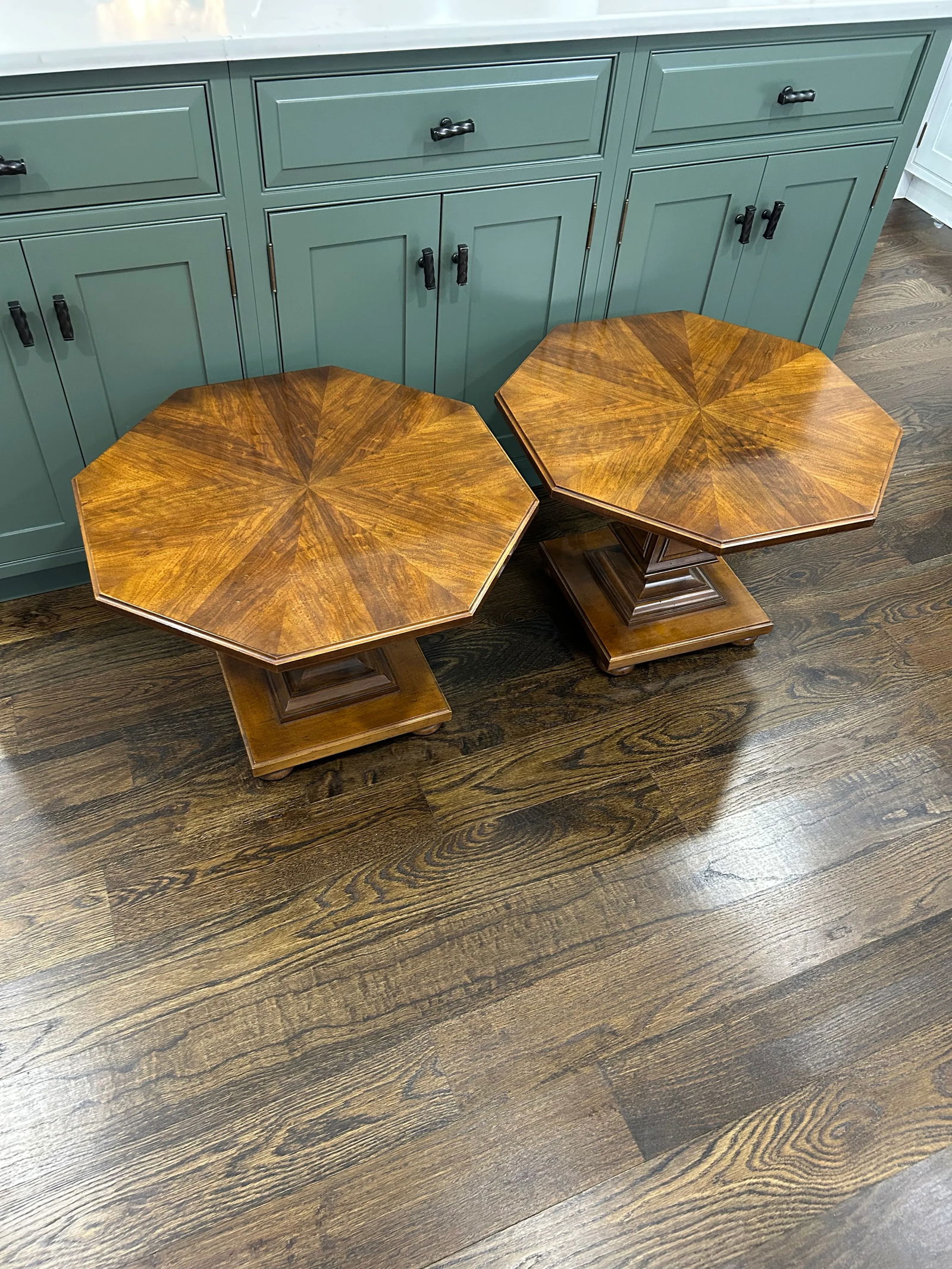 1980s Pair of Vintage John Widdicomb Octagonal End Tables - 4