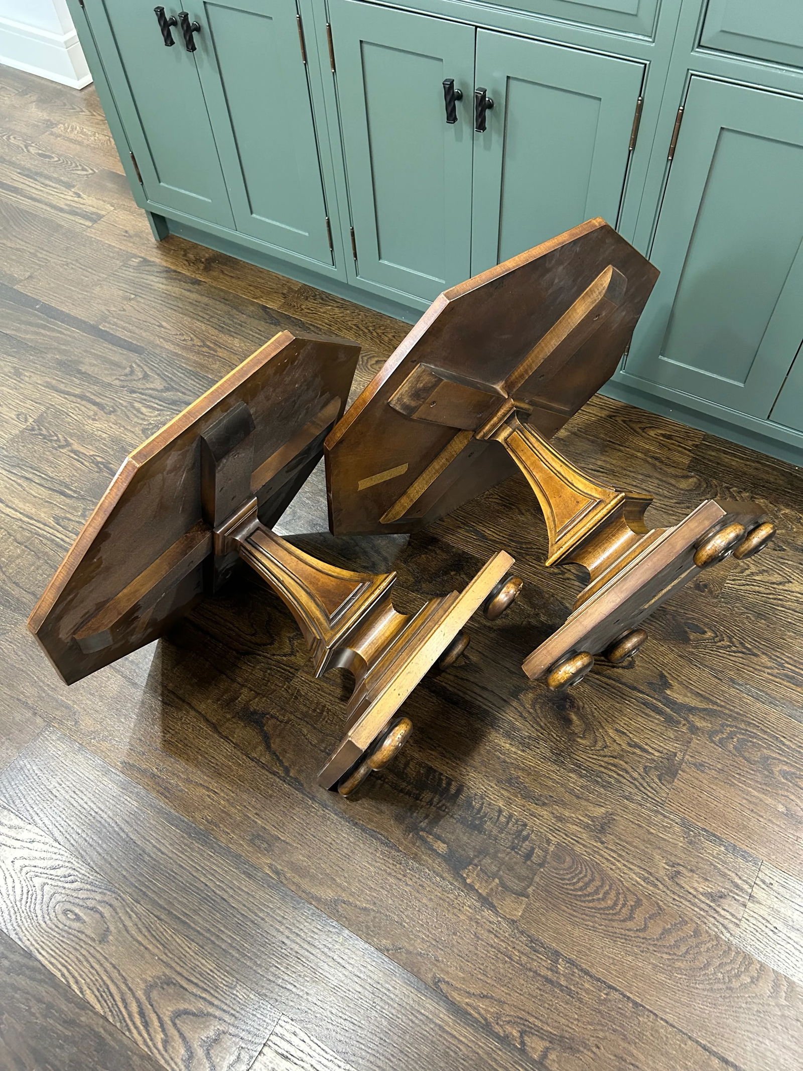 1980s Pair of Vintage John Widdicomb Octagonal End Tables - 9