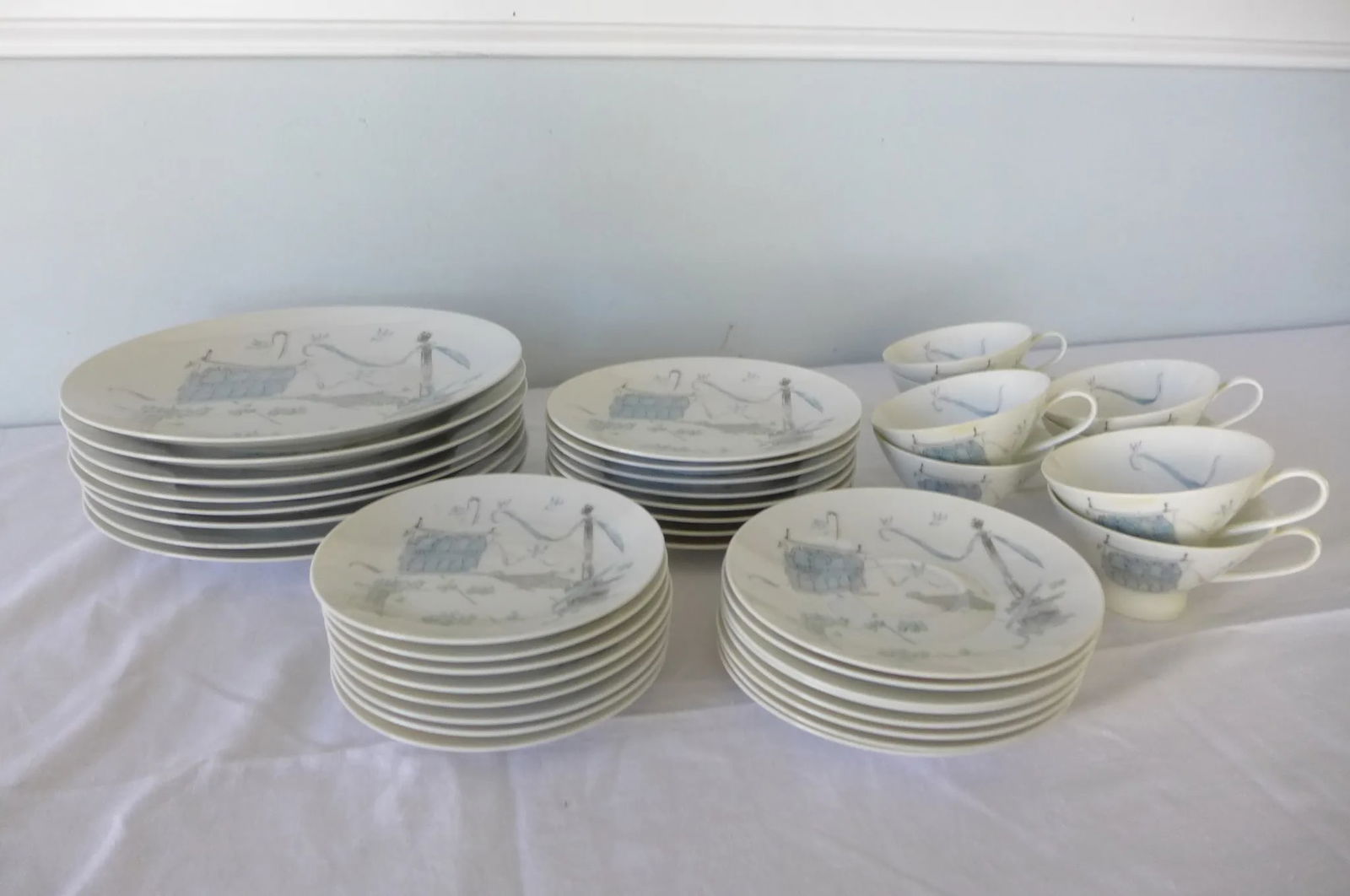 1960s Rosenthal Plaza 40 Piece China Set 8 Place Settings Raymond Loewy German - 6