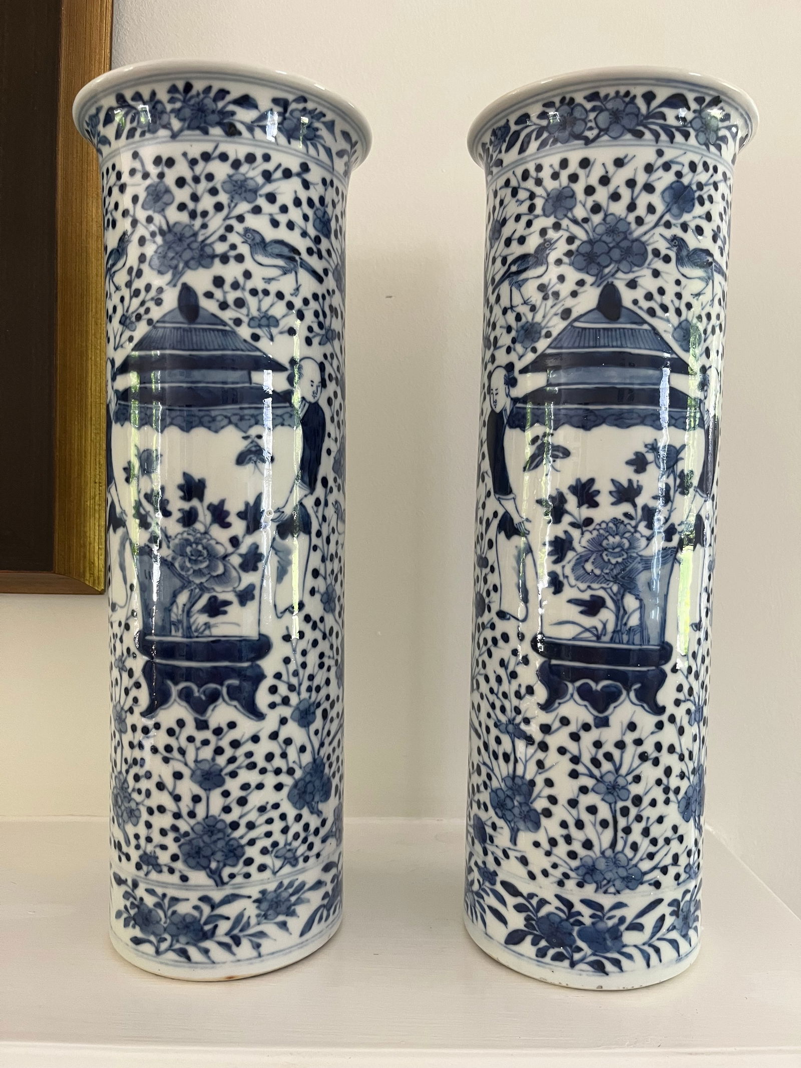 18th-Century Qing Chinese Blue and White Porcelain Cylinder Vases, a Pair - 2