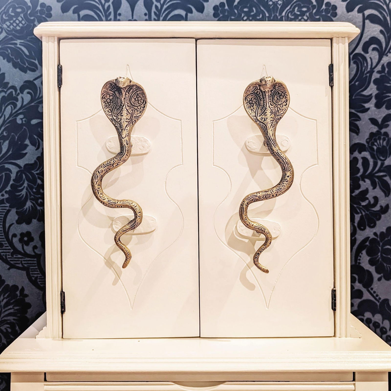 Vintage White Cocktail Cabinet or Dry Bar - 3