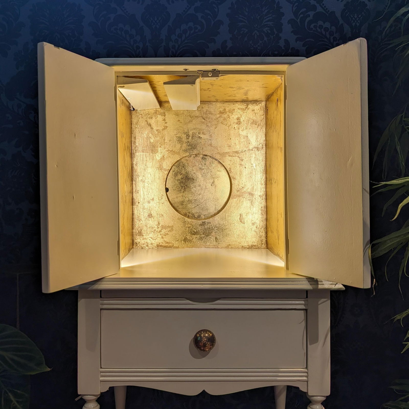 Vintage White Cocktail Cabinet or Dry Bar - 7