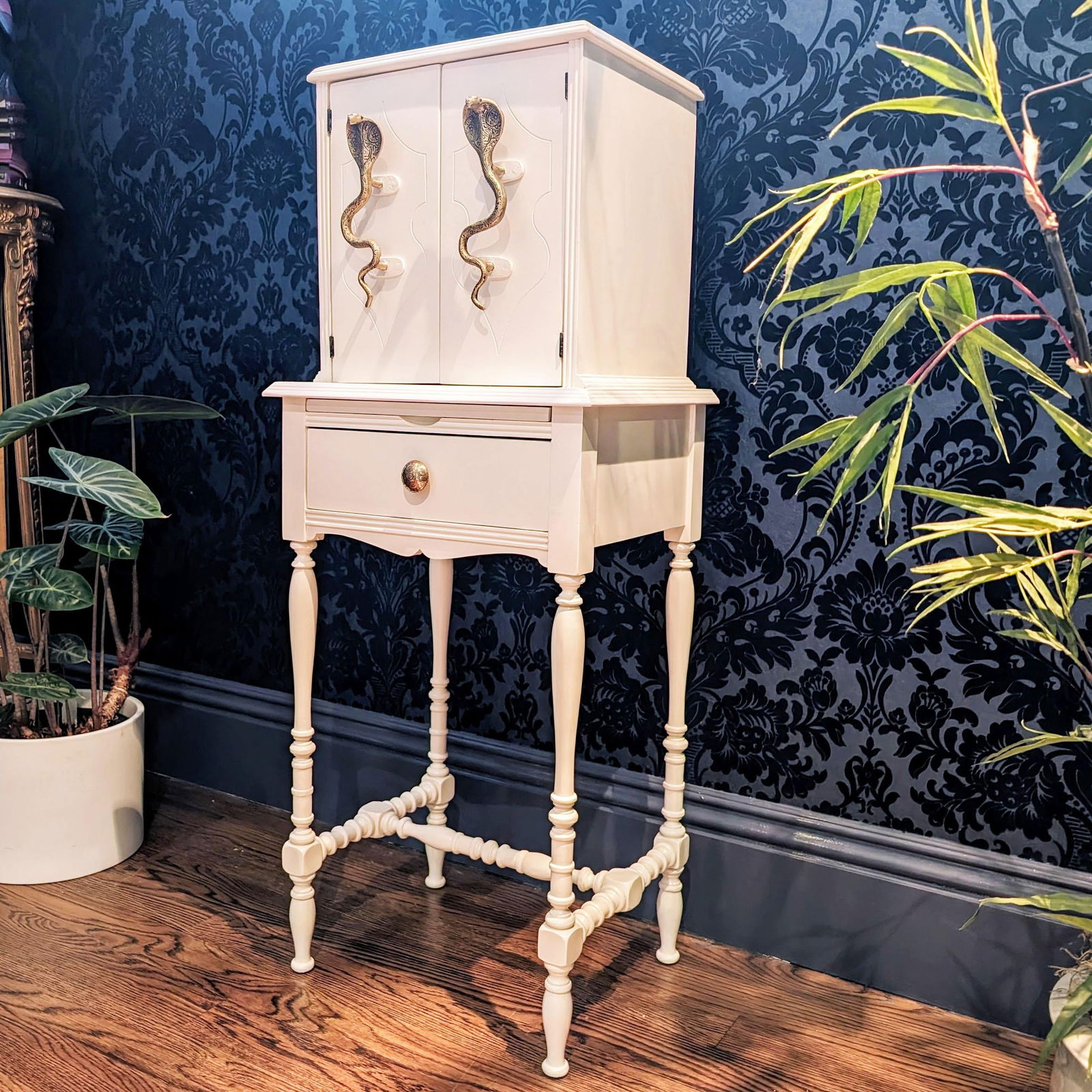 Vintage White Cocktail Cabinet or Dry Bar - 8