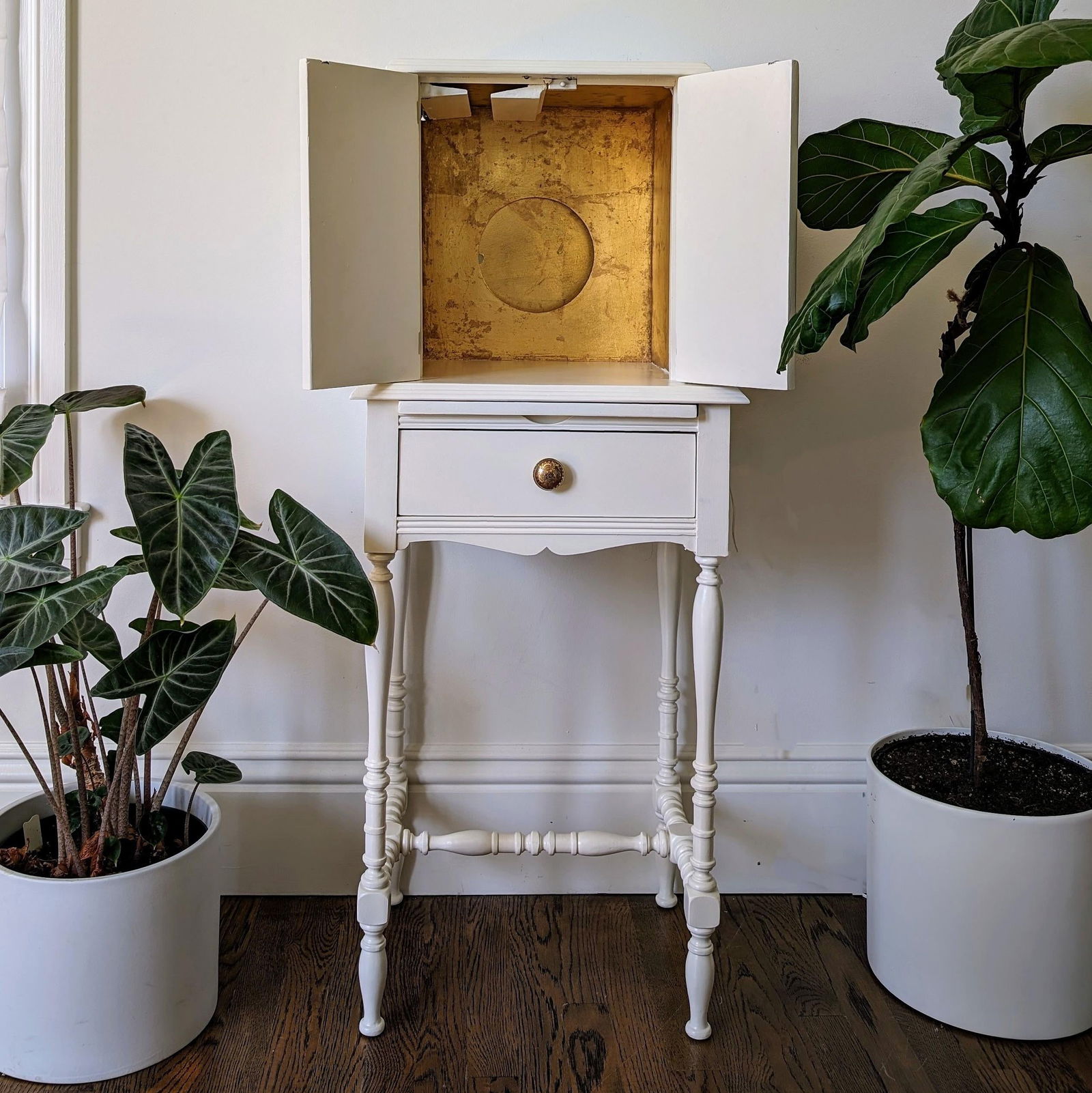 Vintage White Cocktail Cabinet or Dry Bar - 9