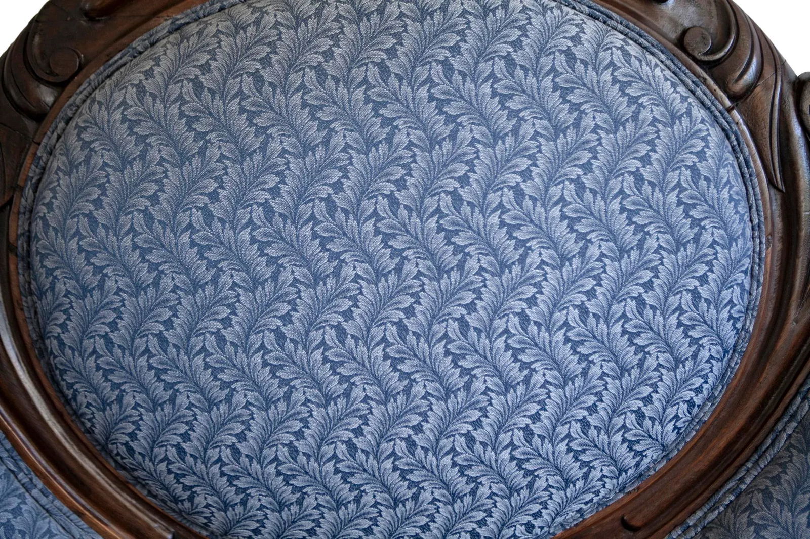 Early 1900s Victorian Ebonized Walnut Sofa in Blue - 5