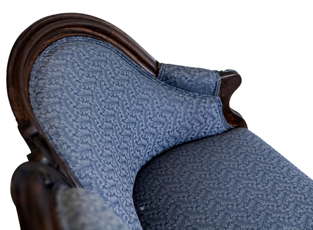 Early 1900s Victorian Ebonized Walnut Sofa in Blue - 7