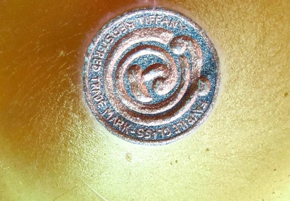 Lime Green Favrile Glass Fruit Bowl by Tiffany New York, Circa 1910 - 6