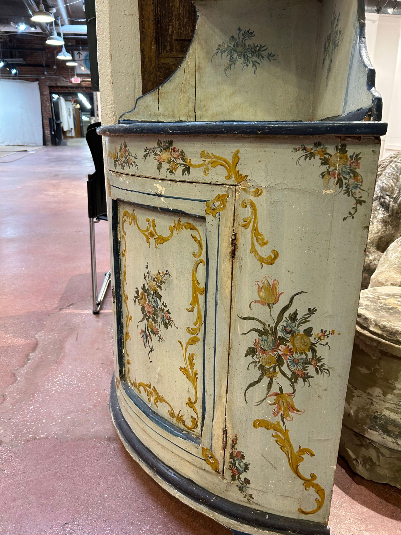 Petite Continental 20th Century Painted Corner Cupboard - 4