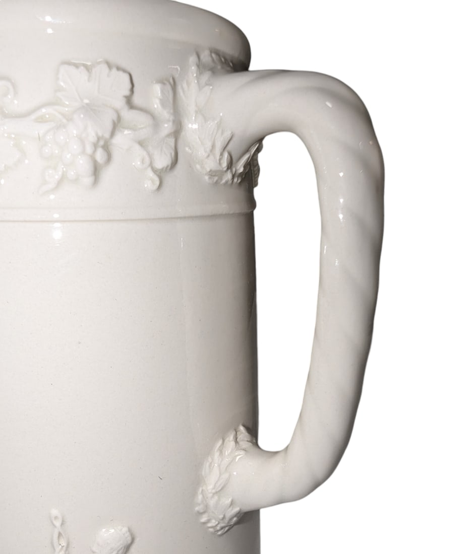 1940s Wedgwood Queensware Trojan Jug - 5