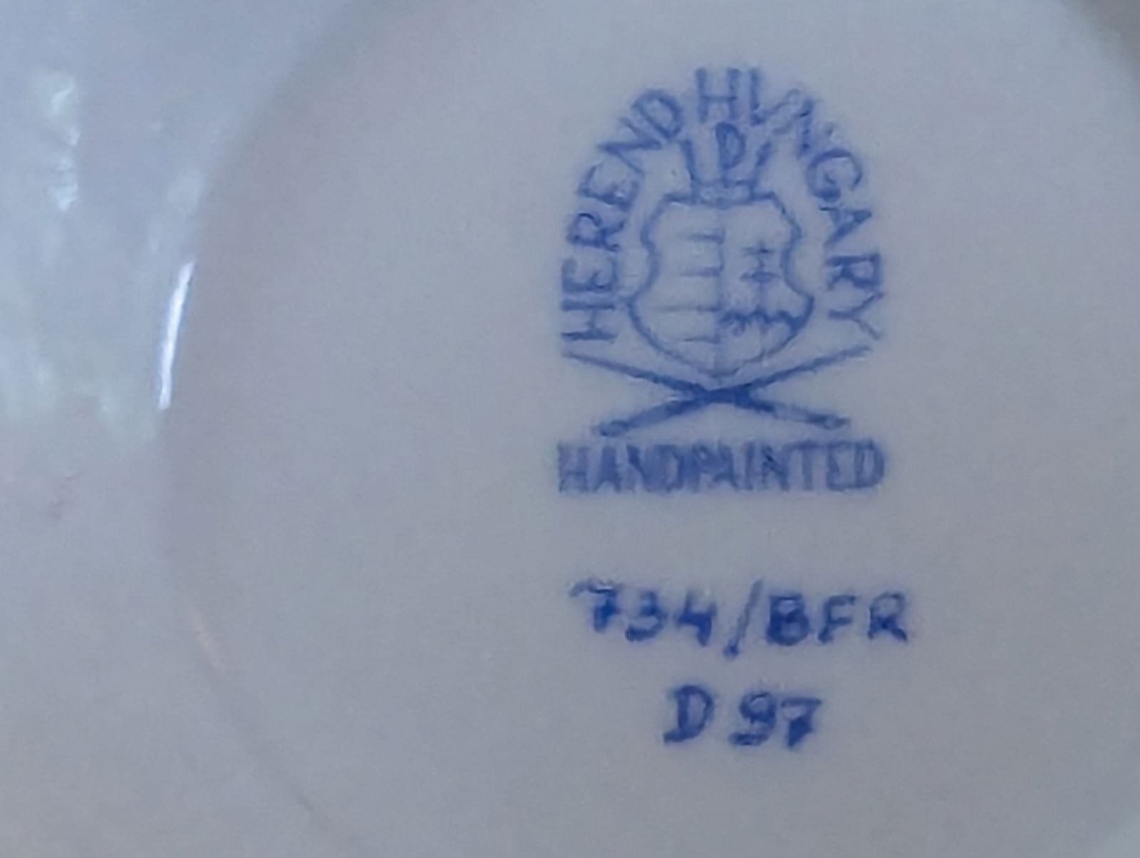 1990s Herend Fruits & Flowers Pattern Breakfast Cups & Saucers Set- 8 Pieces - 3