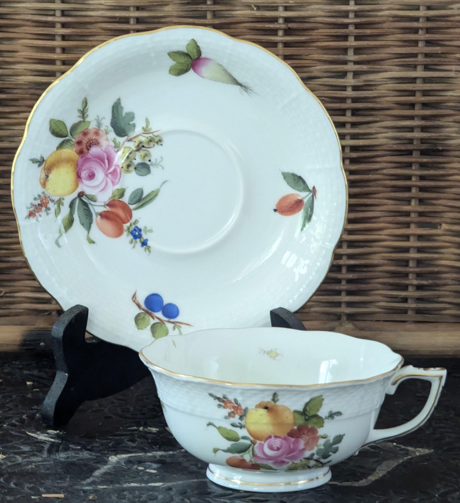 1990s Herend Fruits & Flowers Pattern Breakfast Cups & Saucers Set- 8 Pieces - 4
