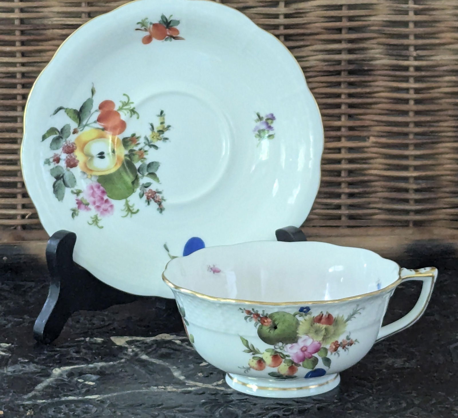 1990s Herend Fruits & Flowers Pattern Breakfast Cups & Saucers Set- 8 Pieces - 6