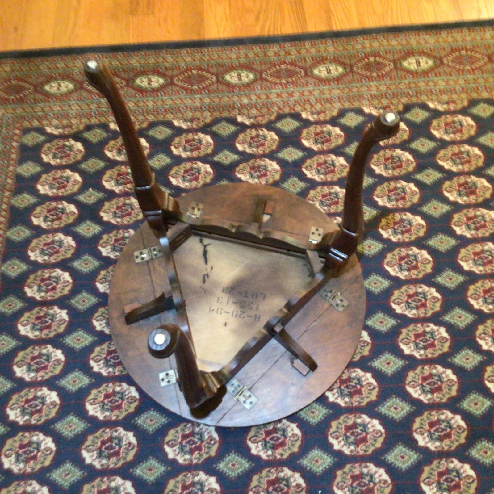 1990s Hickory Chair Drop Leaf Handkerchief Side Table - 11