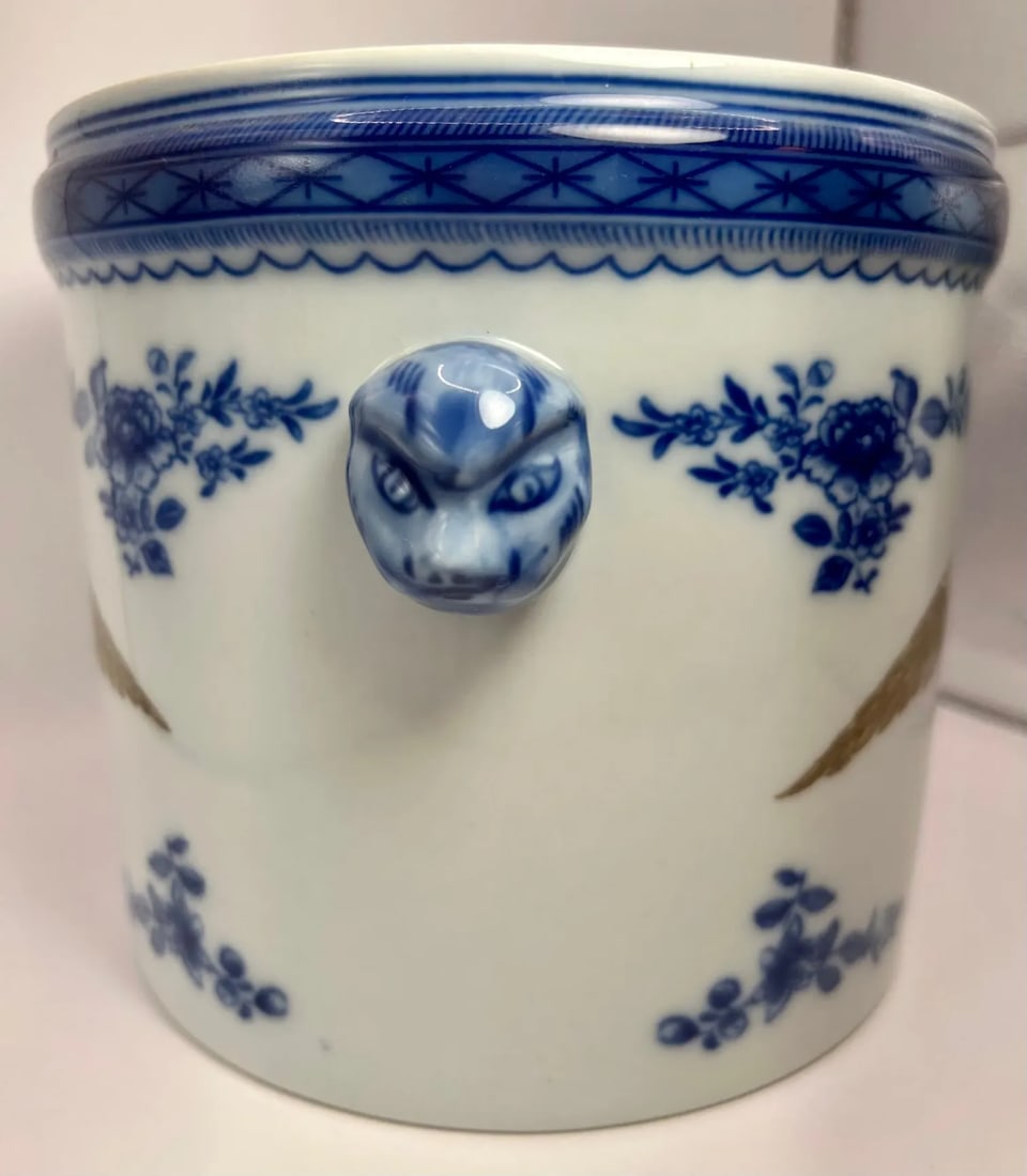 Mottahedeh Chinese Export Style Blue & White Cachepot, 20th Century - 3
