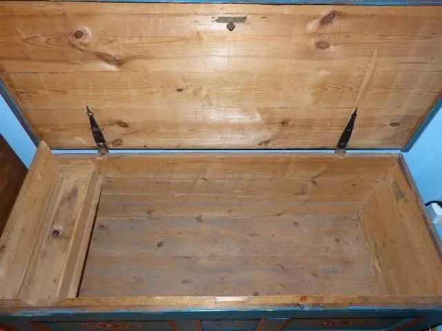 Late 19th Century Antique German Trunk - 3