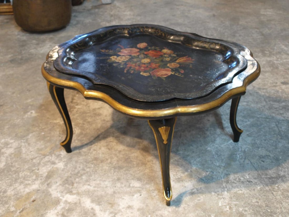 Early 20th Century Chinoiserie Coffee Table - 4