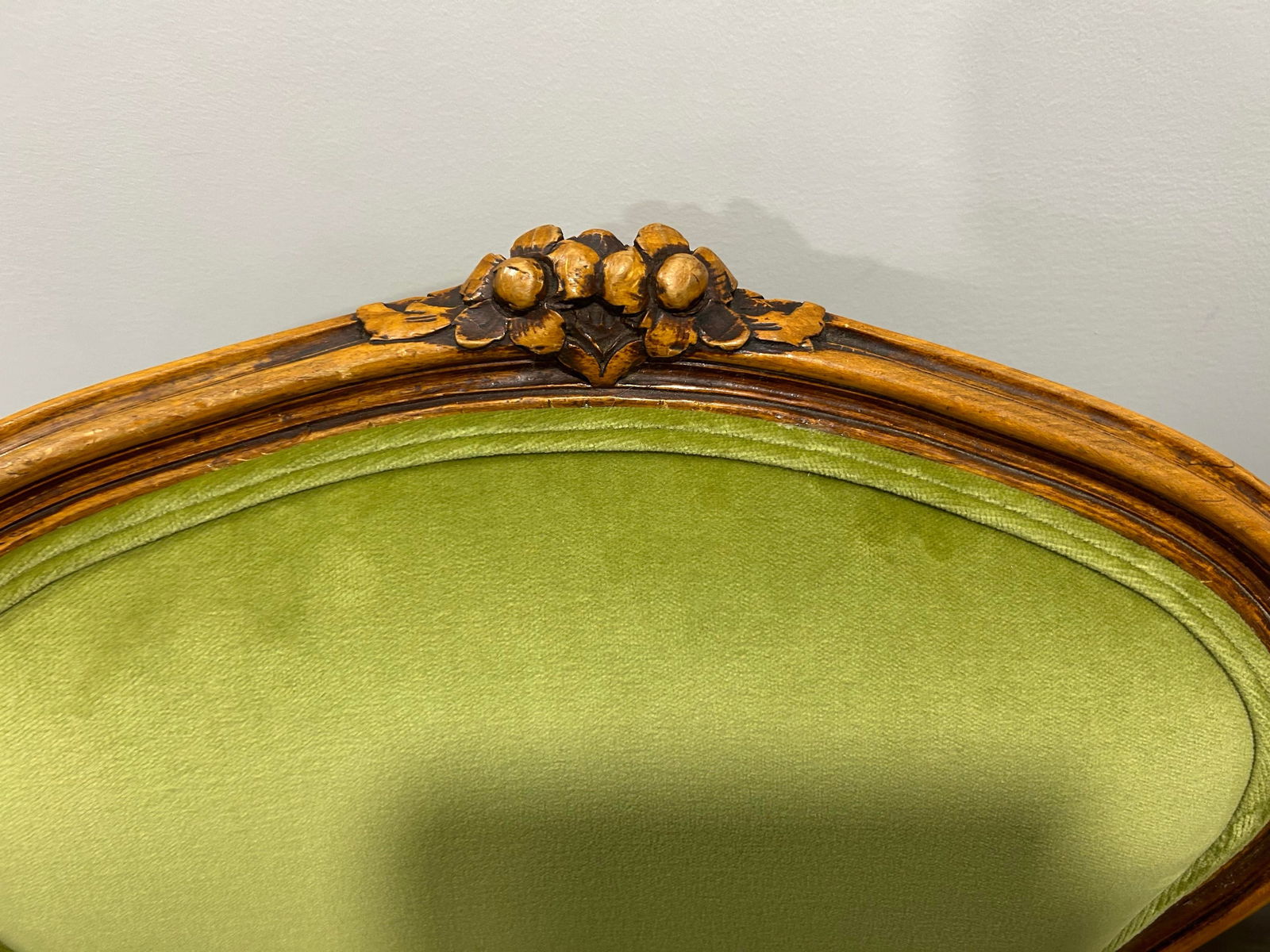 Antique French Louis XV Style Pair of Carved Bergere Armchairs - 11