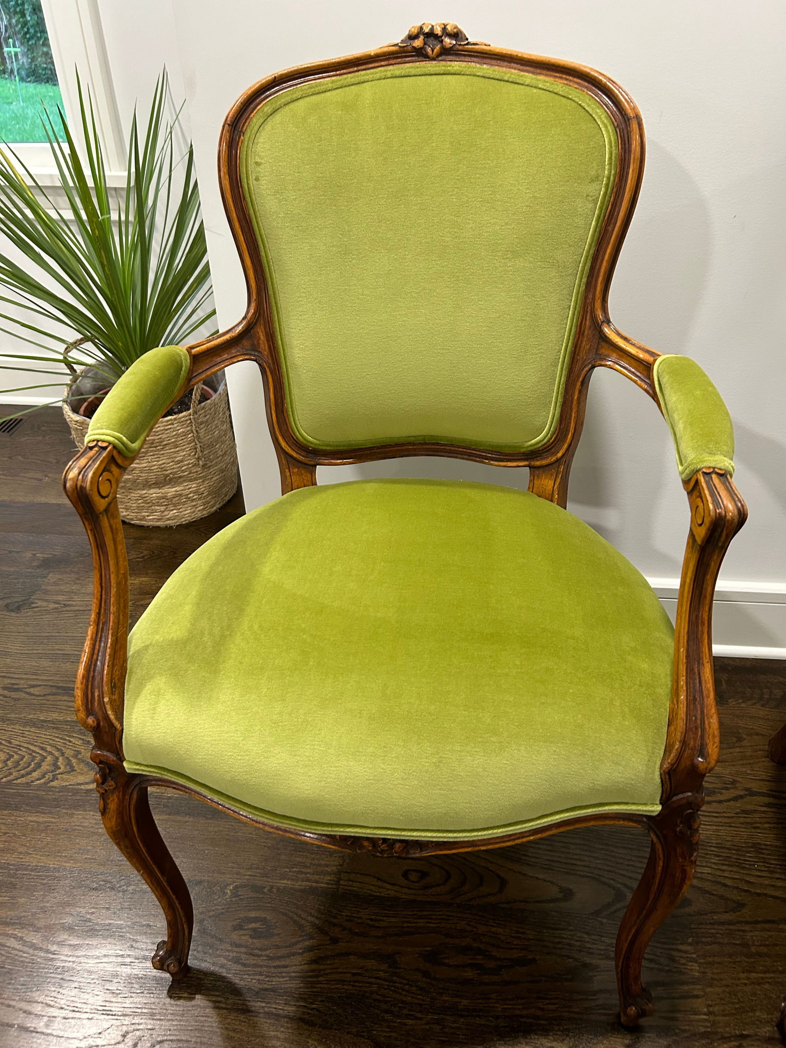 Antique French Louis XV Style Pair of Carved Bergere Armchairs - 12