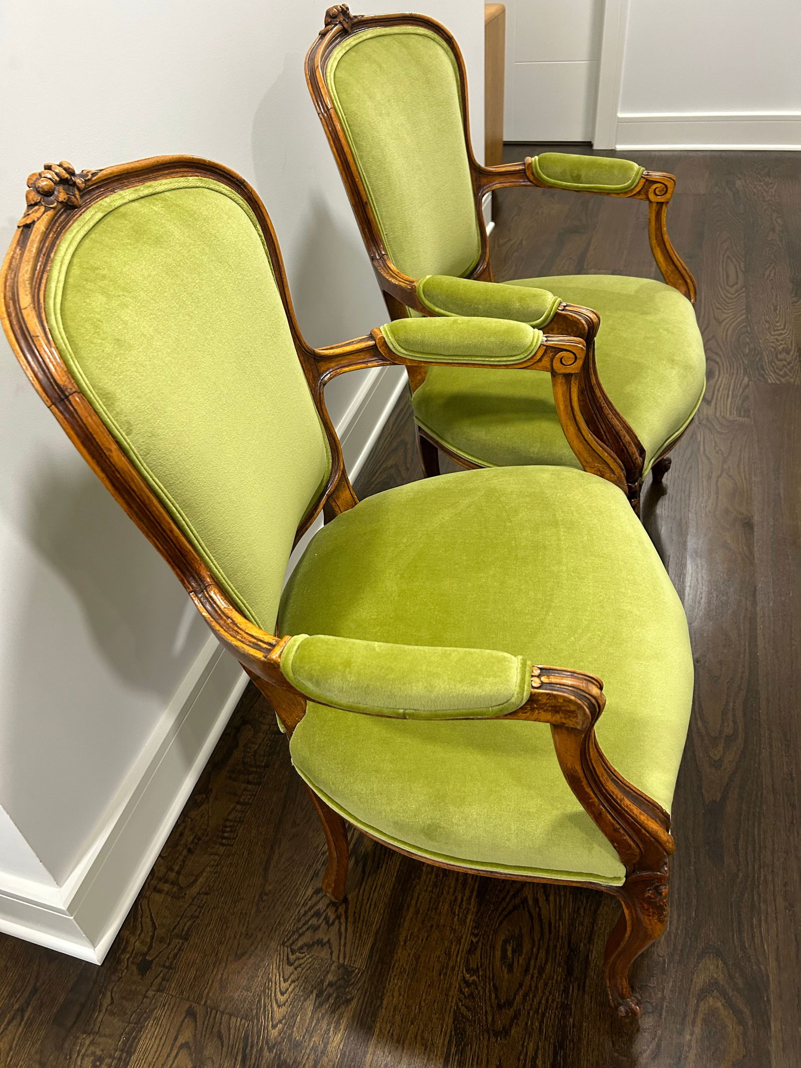 Antique French Louis XV Style Pair of Carved Bergere Armchairs - 3