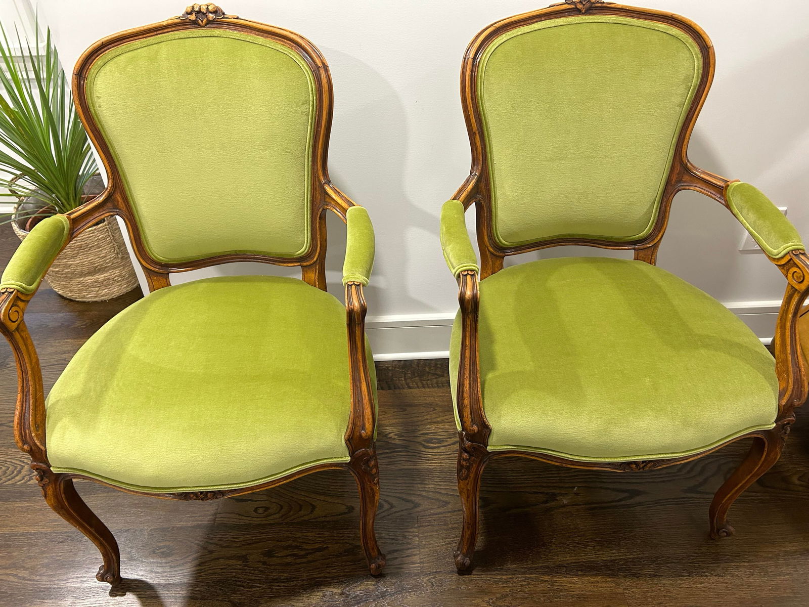 Antique French Louis XV Style Pair of Carved Bergere Armchairs - 8