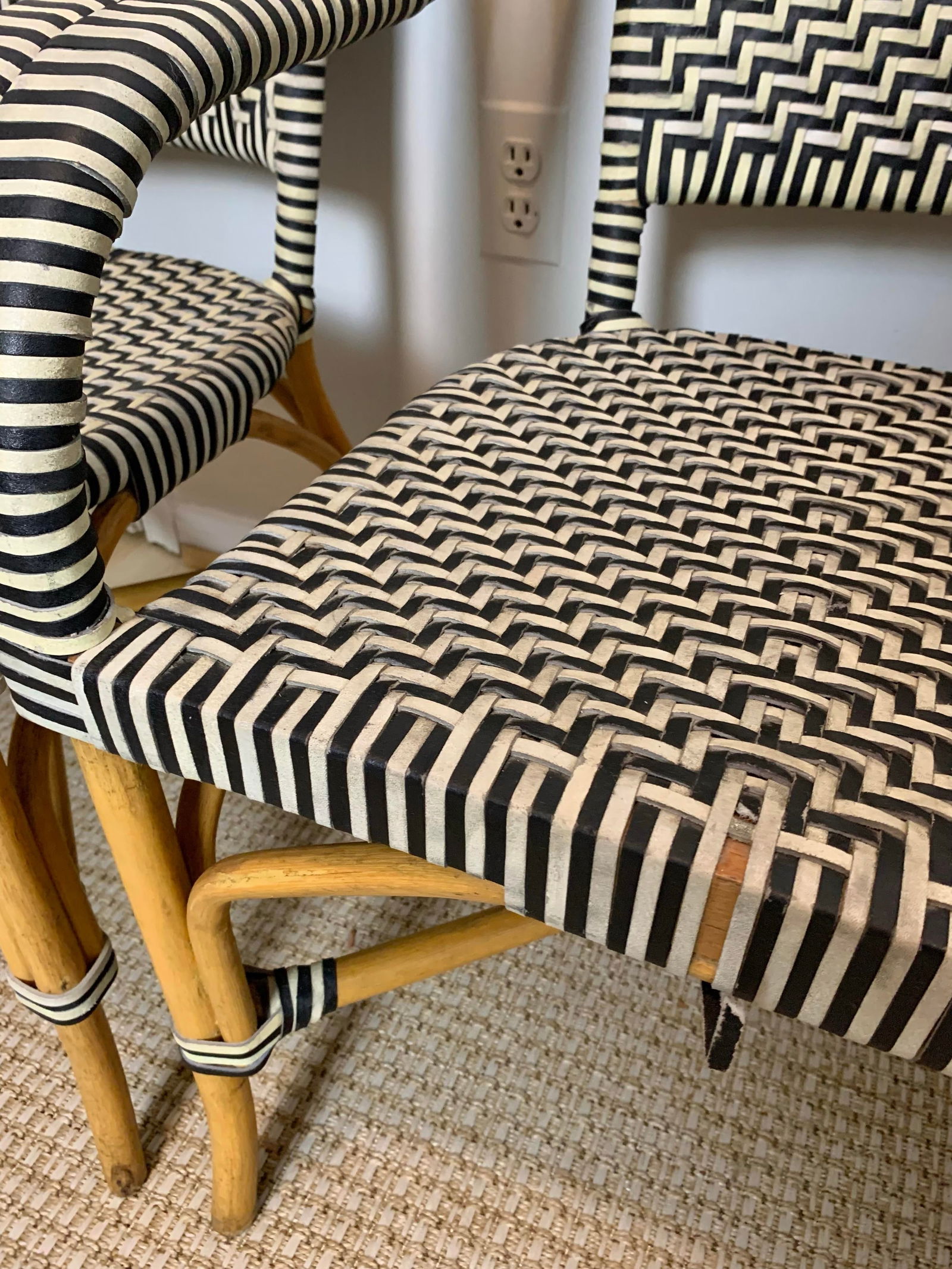 1980s Set of 4 Vintage Woven Genuine Leather Cafe Style Rattan Cafe Armchairs - 7